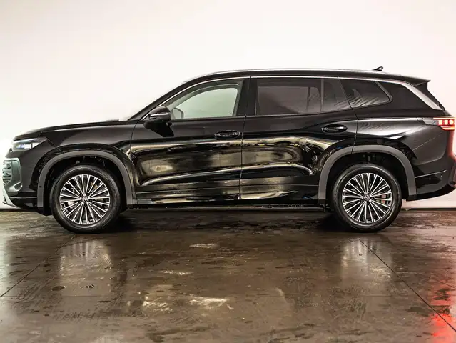 Volkswagen Tayron view 2