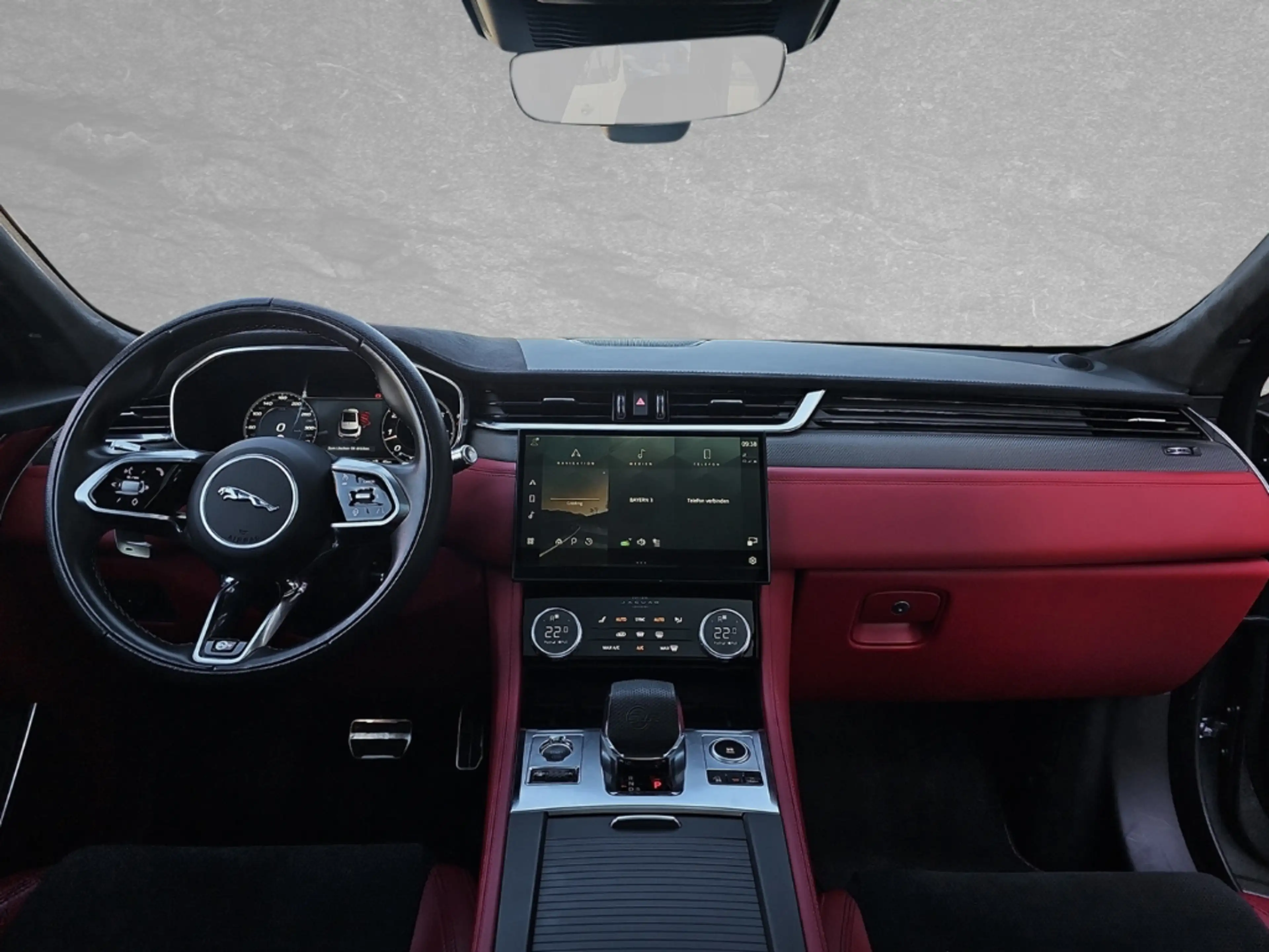 Jaguar F-Pace P550 SVR — photo 5