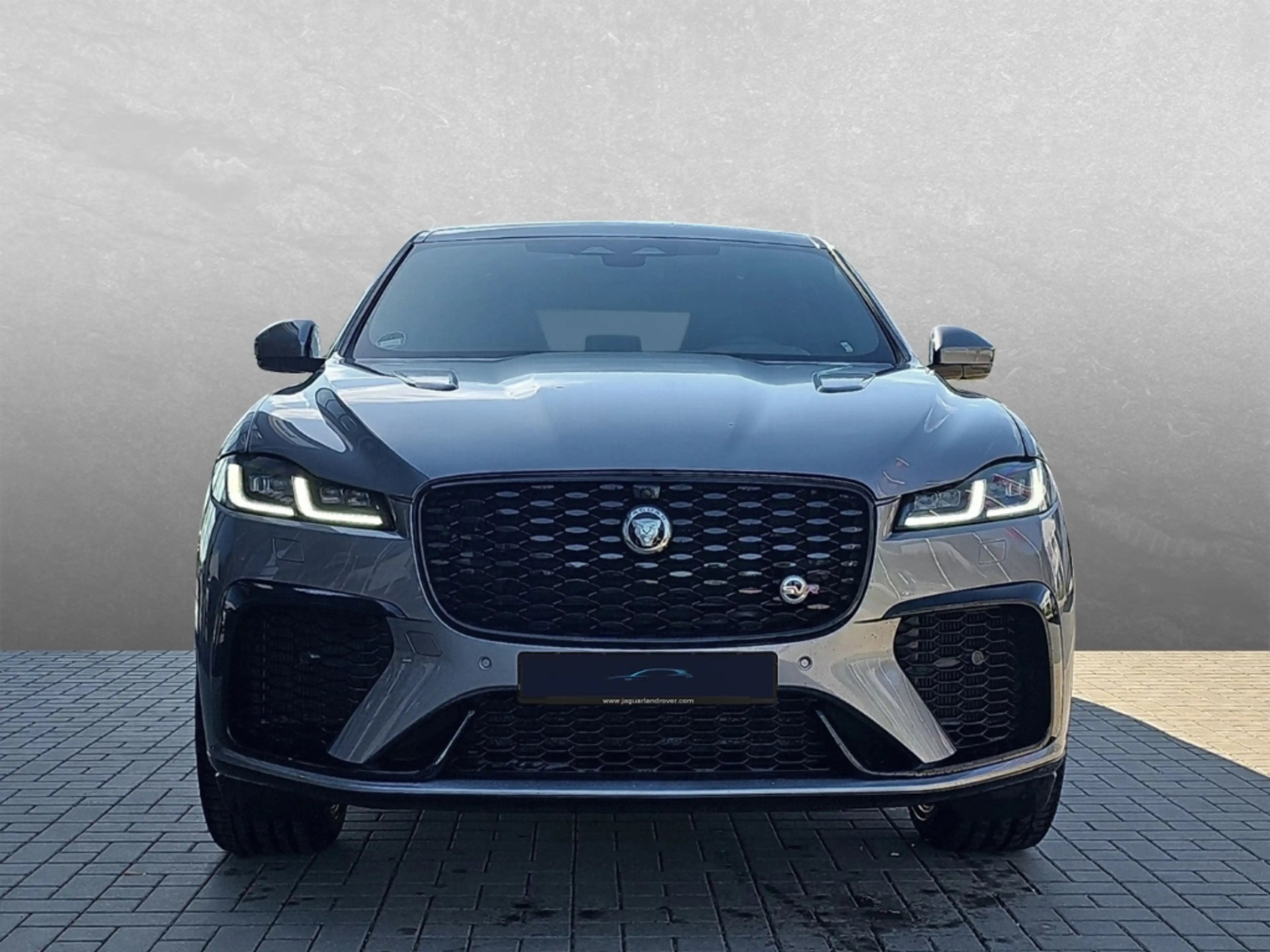 Jaguar F-Pace P550 SVR — photo 9