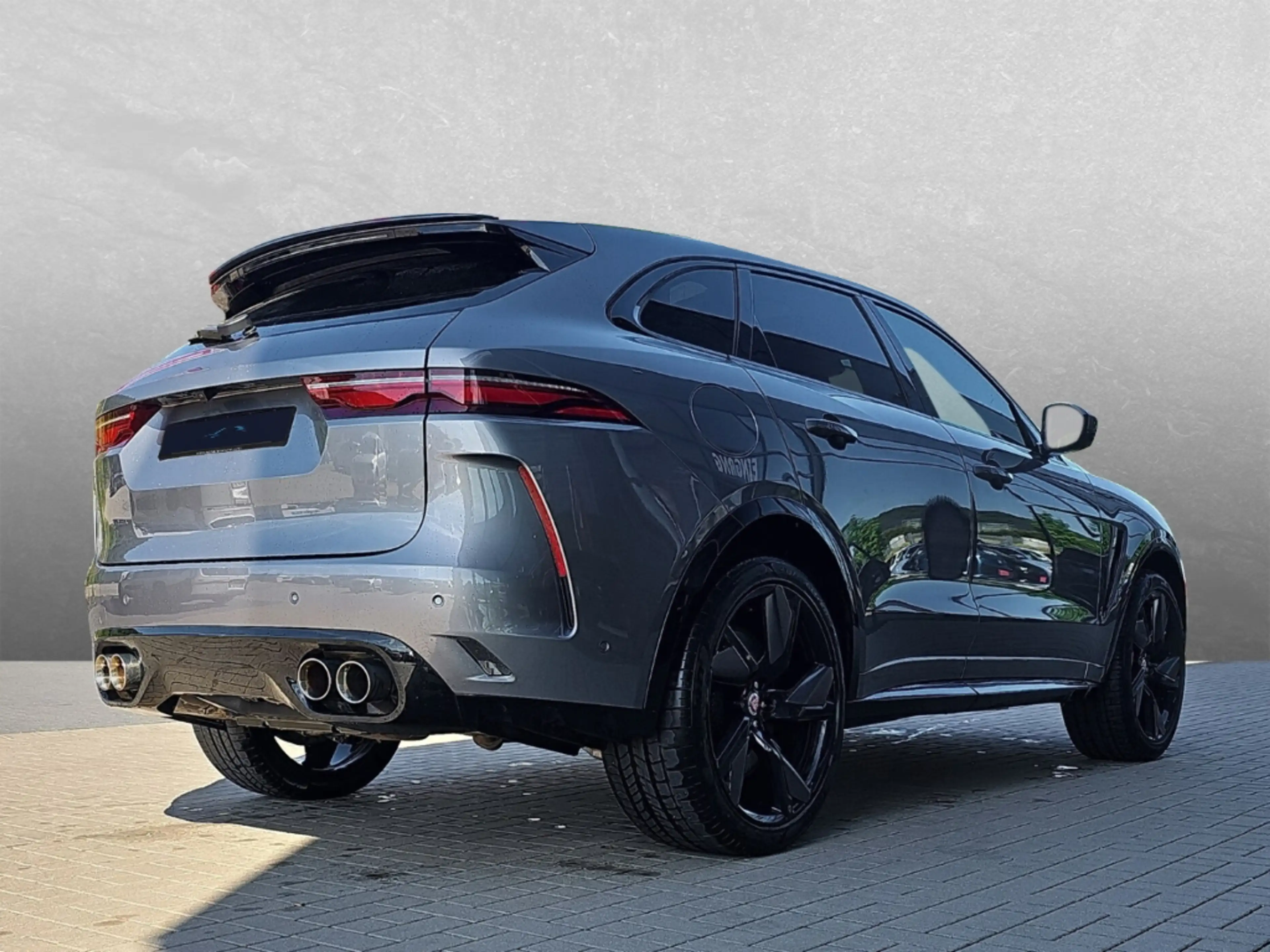 Jaguar F-Pace P550 SVR — photo 3