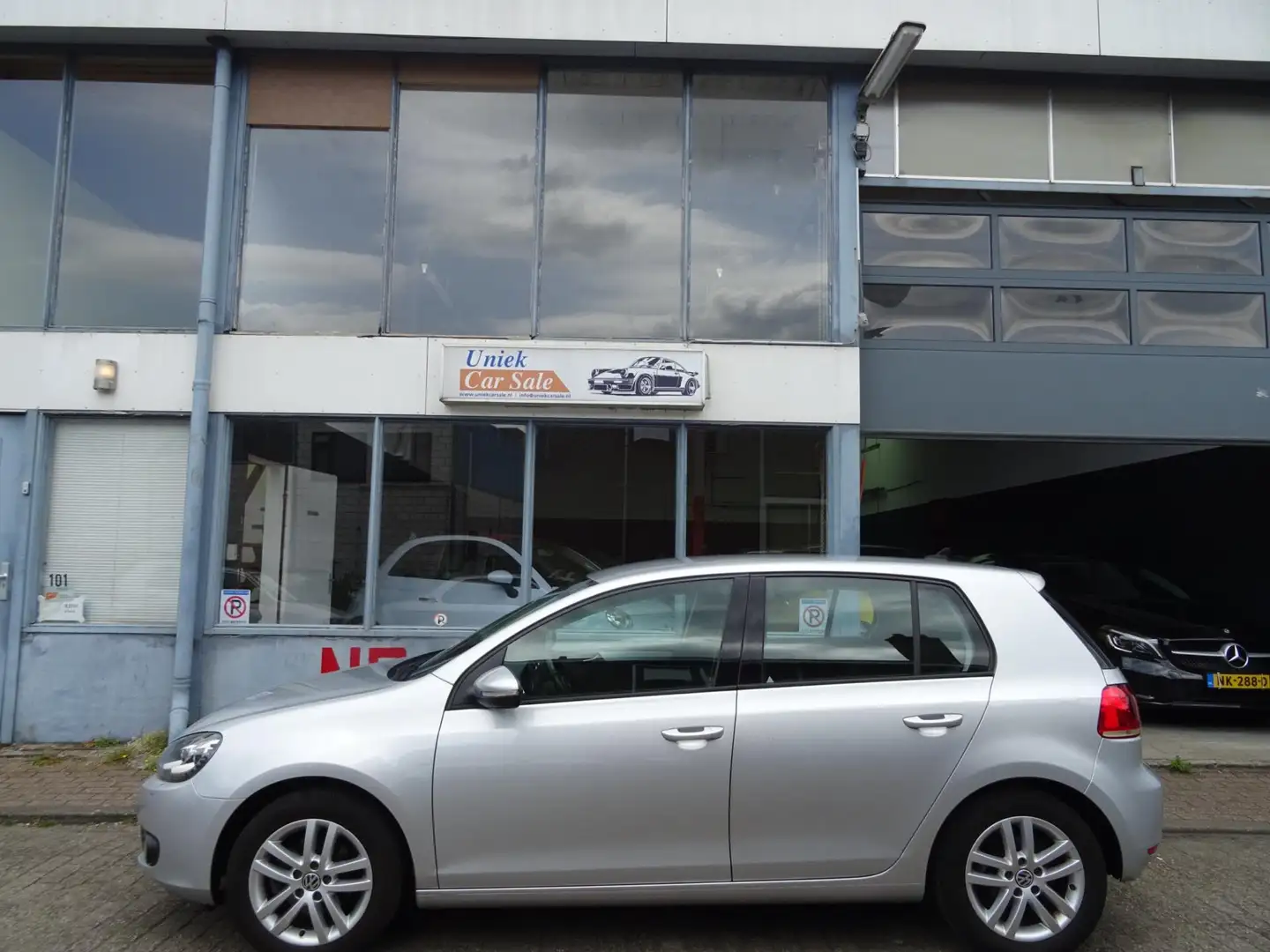 Volkswagen Golf 1.2 TSI Highline BlueMotion Gris - 2