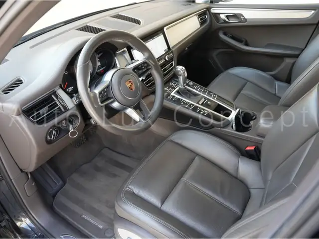 Porsche Macan view 5