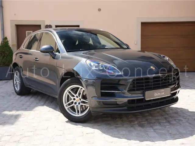 Porsche Macan view 2