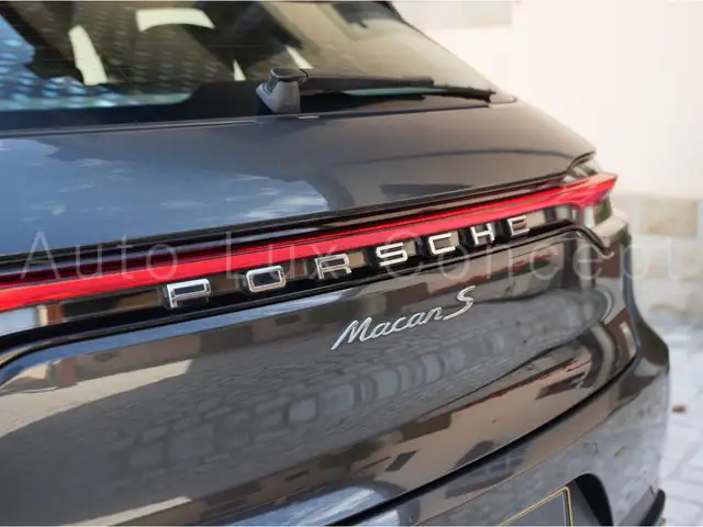 Porsche Macan view 10