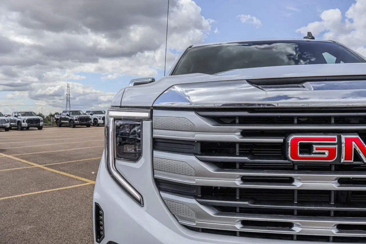 GMC Sierra 1500 снимка GMC Sierra 1500