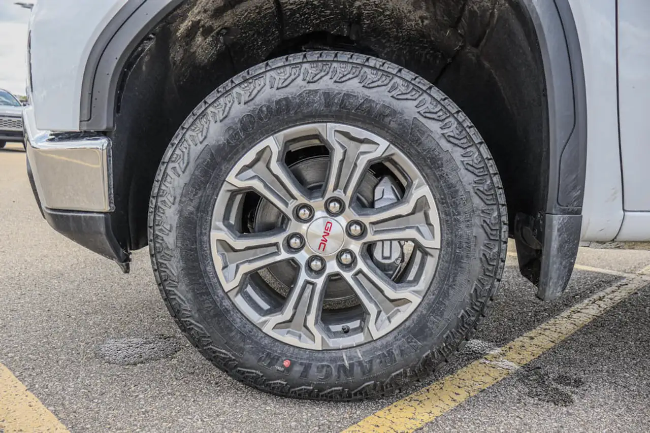 GMC Sierra 1500 снимка GMC Sierra 1500