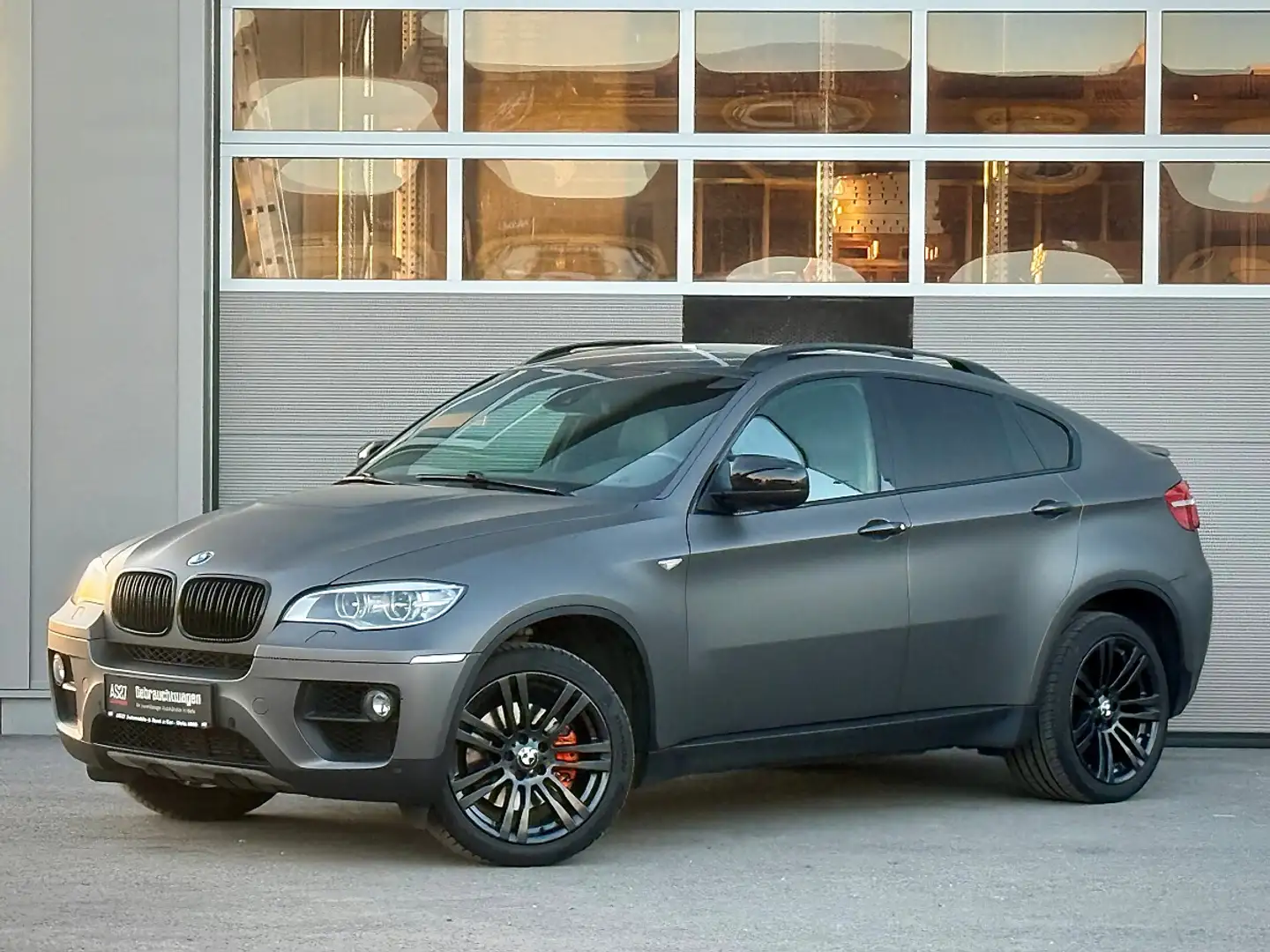 BMW X6 xDrive40d Aut. M Paket Schwarz - 1