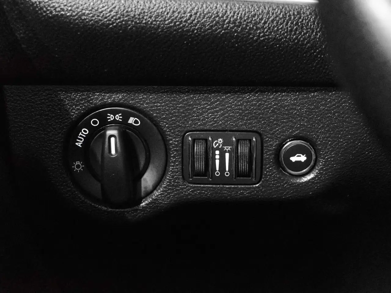 Dodge Challenger photo Dodge Challenger