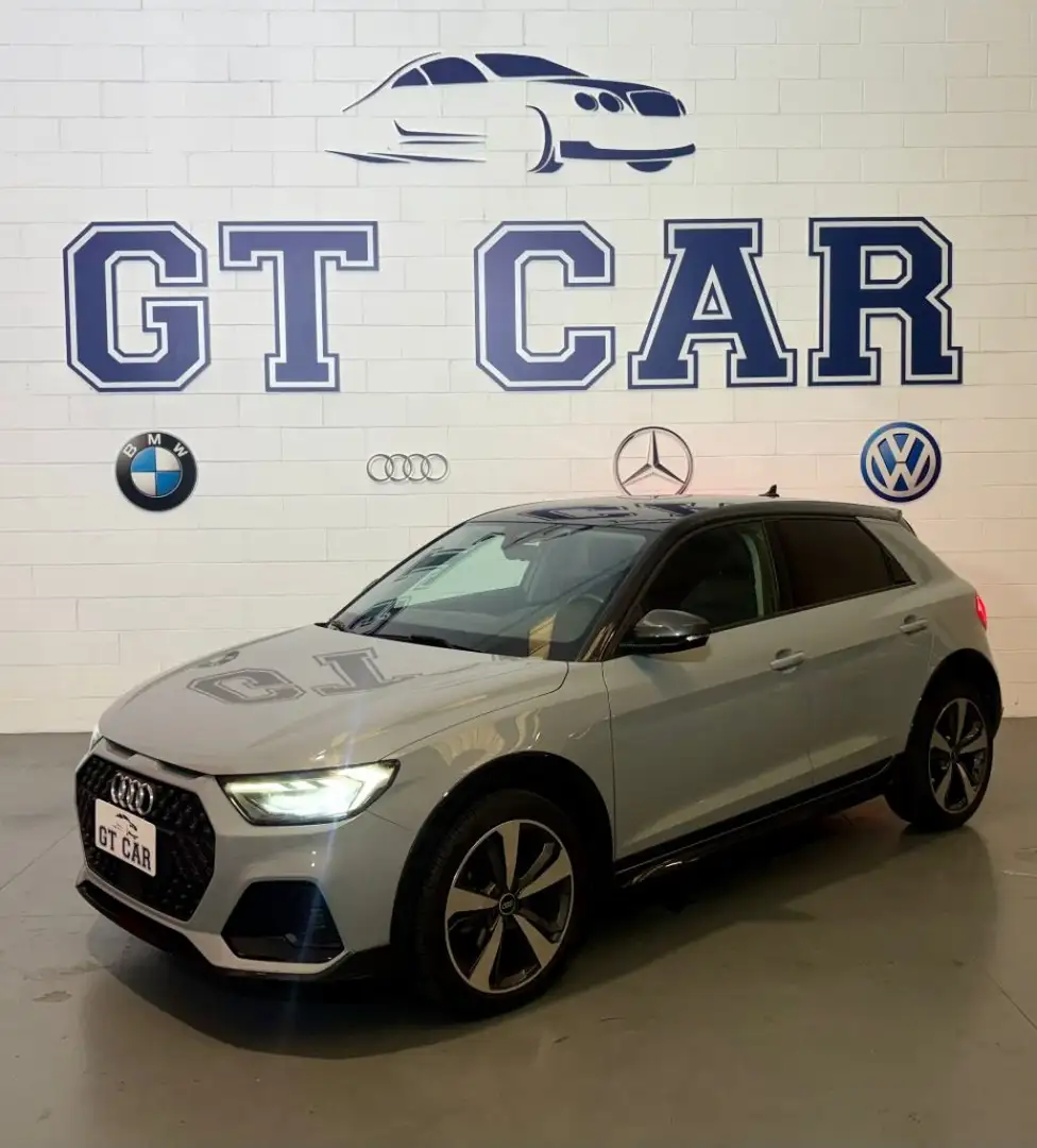 Audi A1 citycarver 30 TFSI S tronic Grau - 1