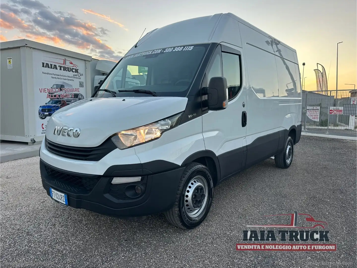 Iveco Daily 35S14V 2.3 HPT PLM-TA Furg. Blanc - 1