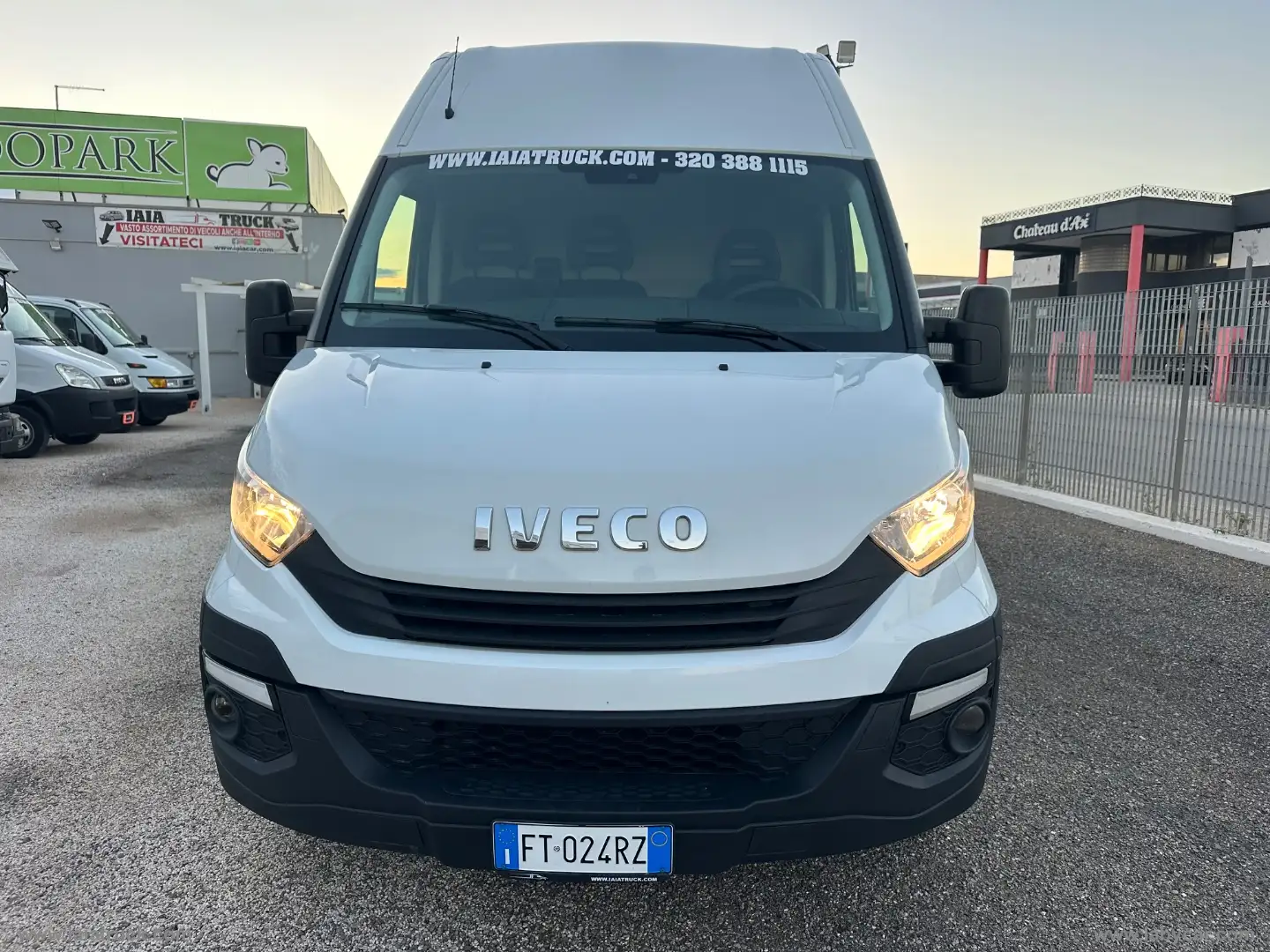 Iveco Daily 35S14V 2.3 HPT PLM-TA Furg. Blanc - 2