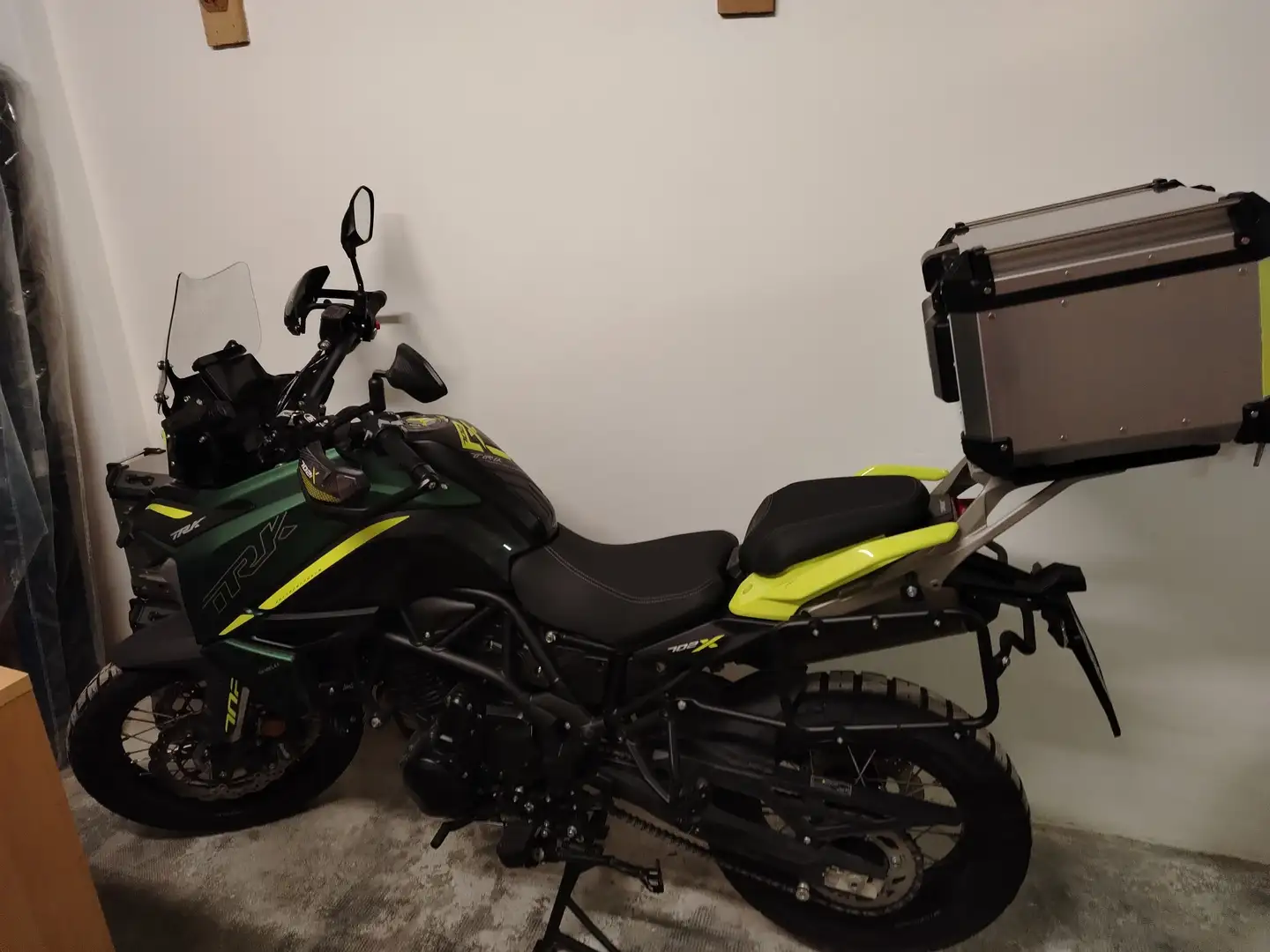 Benelli TRK 702 51kw Negru - 2
