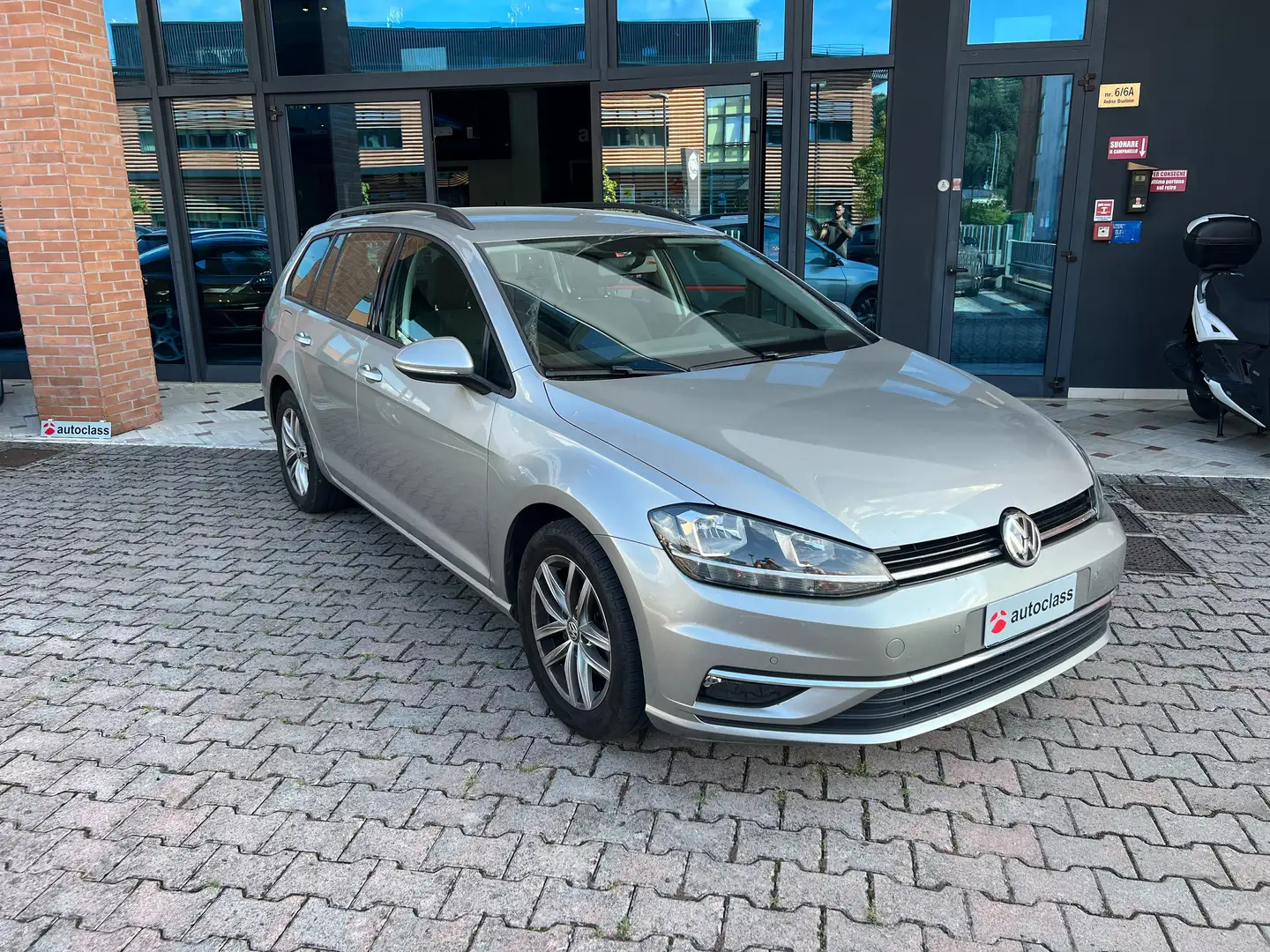 Volkswagen Golf Variant Golf Variant 1.6 tdi auto - 1
