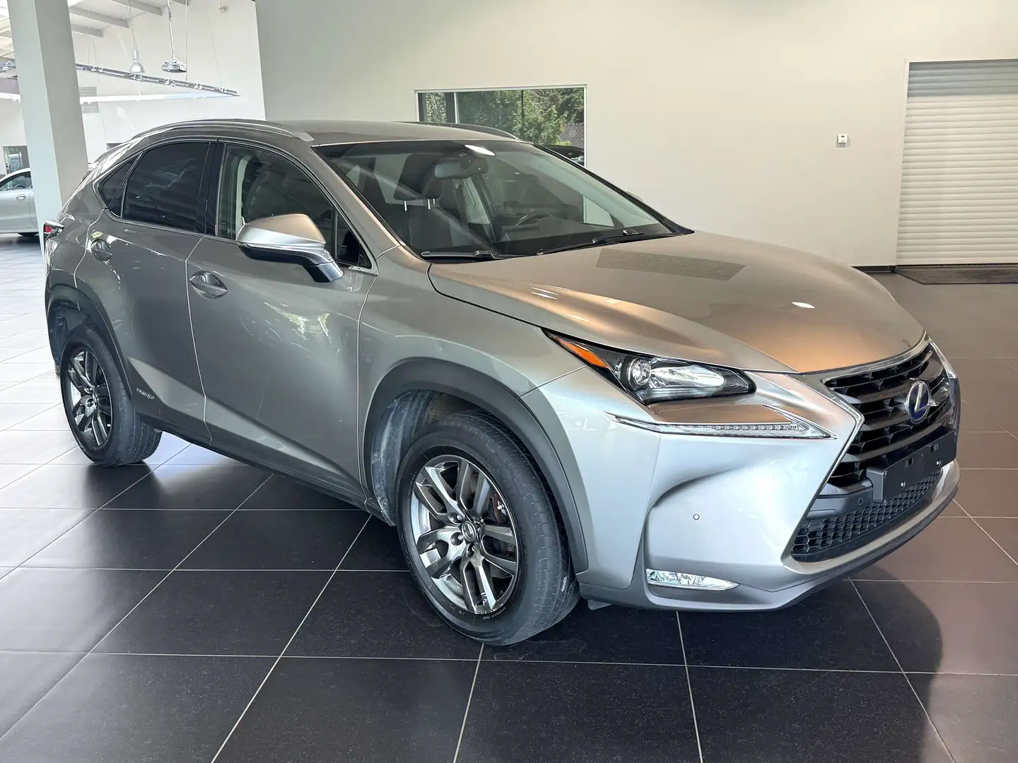 Lexus NX 300h 2.5i AWD Camera, Pdc, Led, Only 117.000km Gris - 2