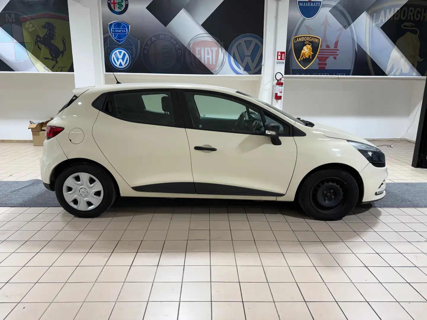 Renault Clio Clio 1.5 dci Moschino Intens 75cv Beige - 2