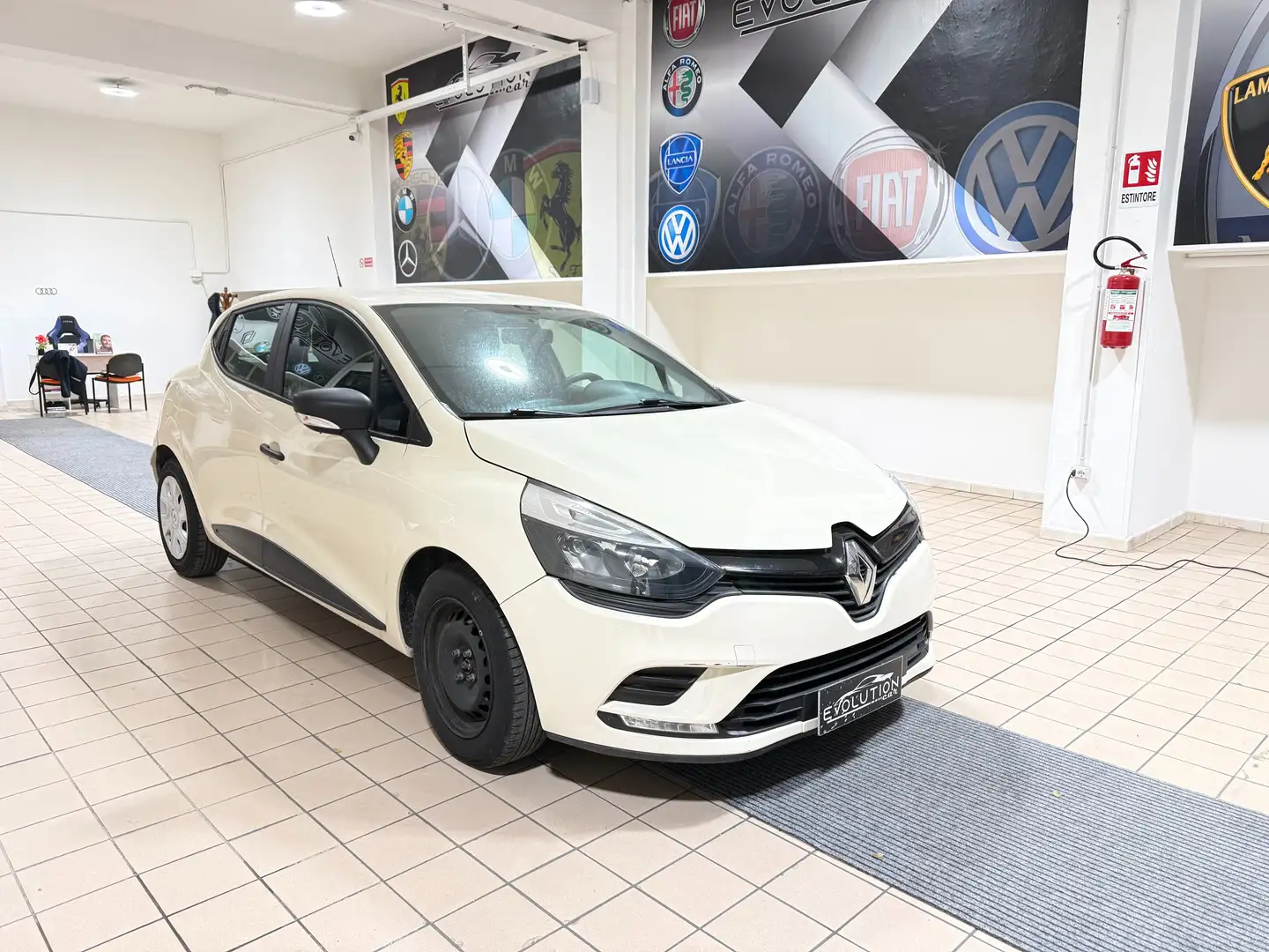 Renault Clio Clio 1.5 dci Moschino Intens 75cv Beige - 1