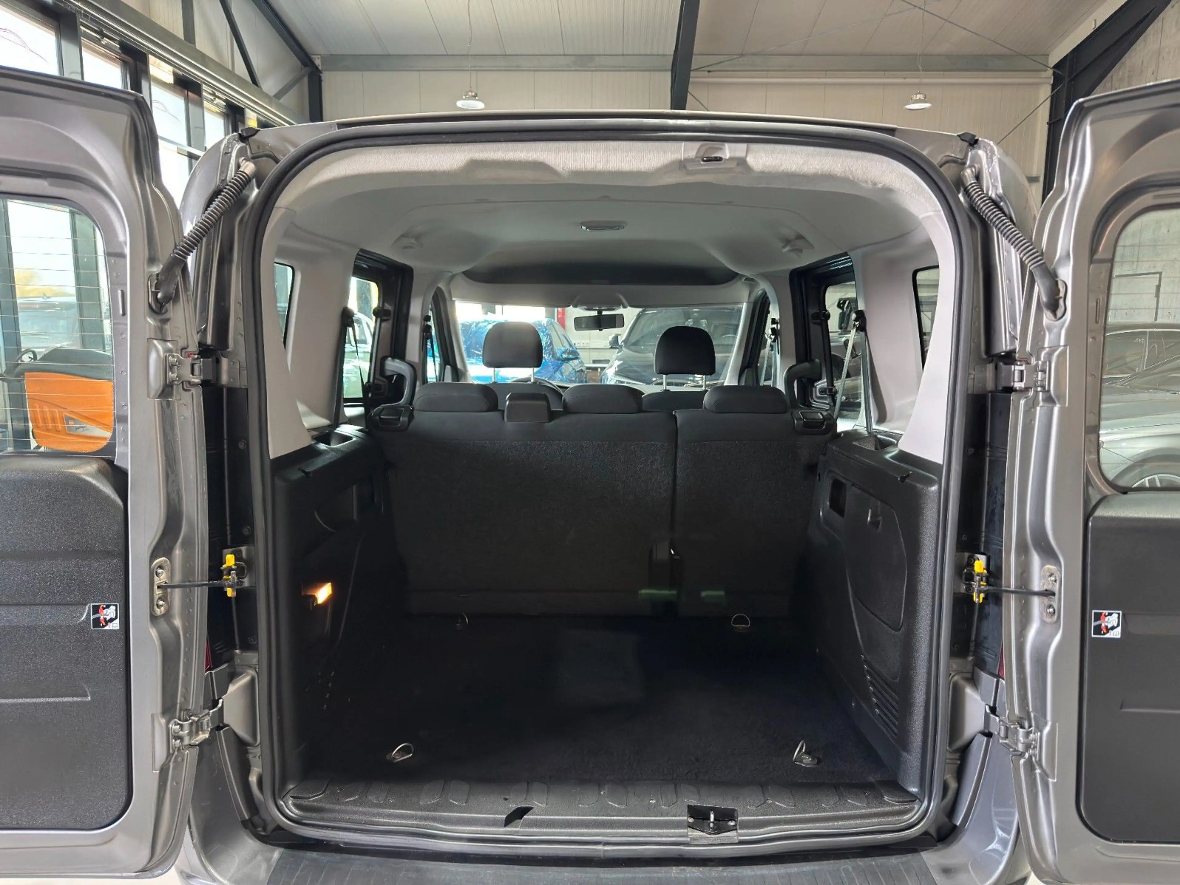Fiat Doblo Doblò/Basis/Kombi/RADIO/KLIMA/USB/2.HAND — photo 7