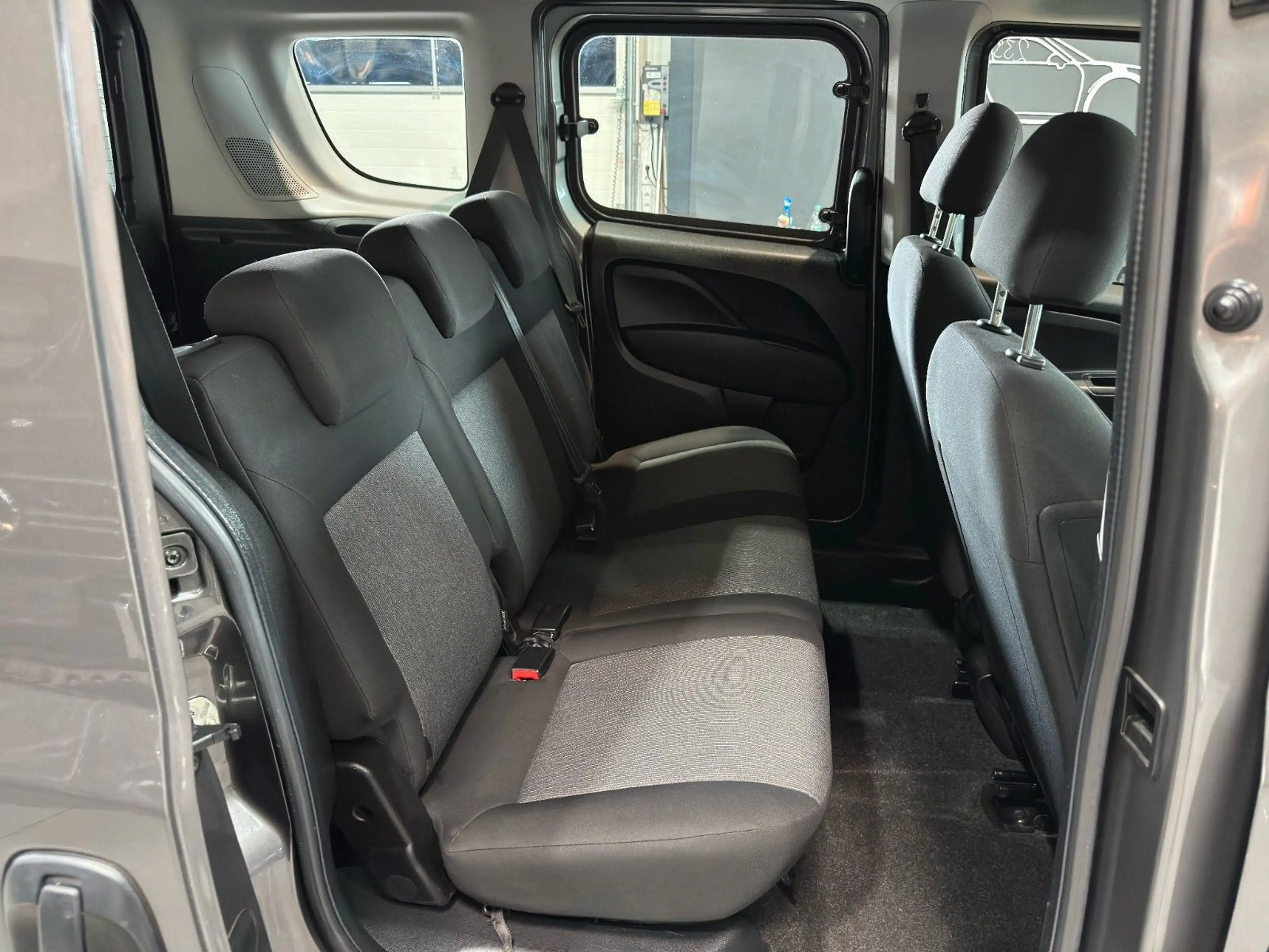 Fiat Doblo Doblò/Basis/Kombi/RADIO/KLIMA/USB/2.HAND — photo 15