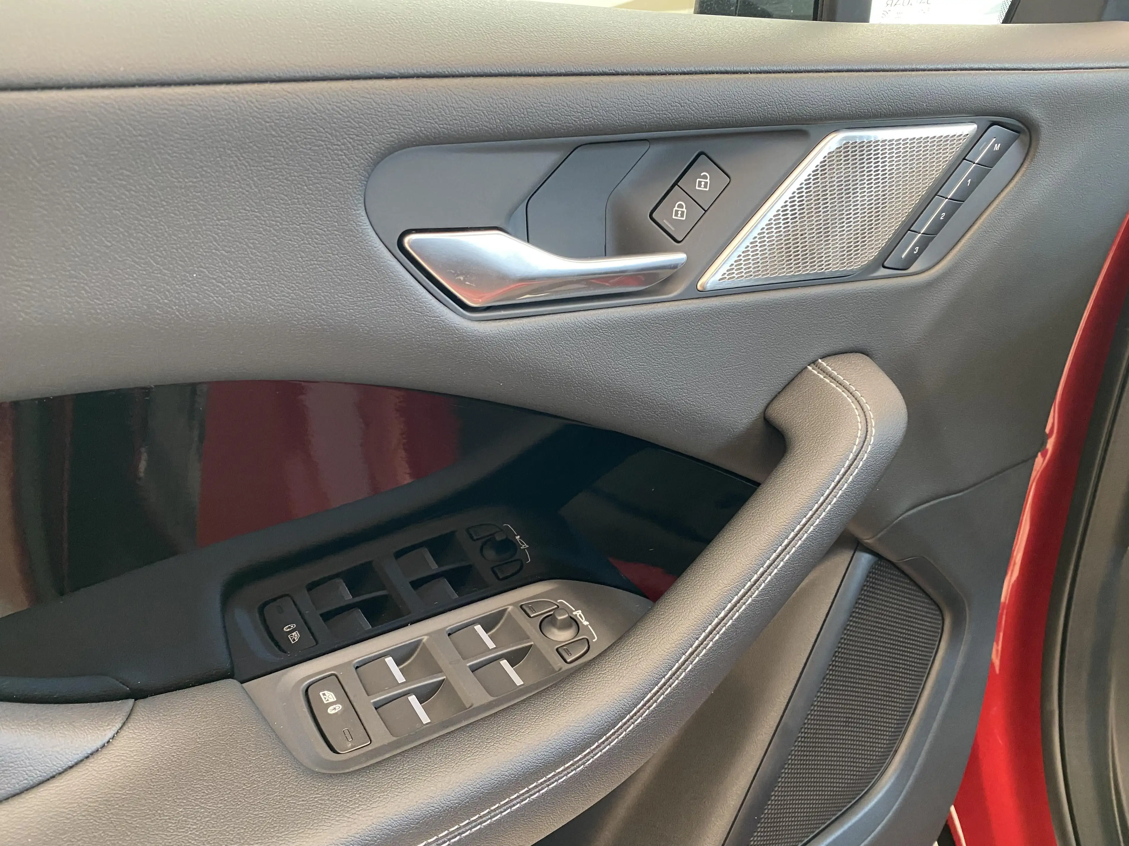 Jaguar I-Pace R-Dynamic SE EV400 — photo 6