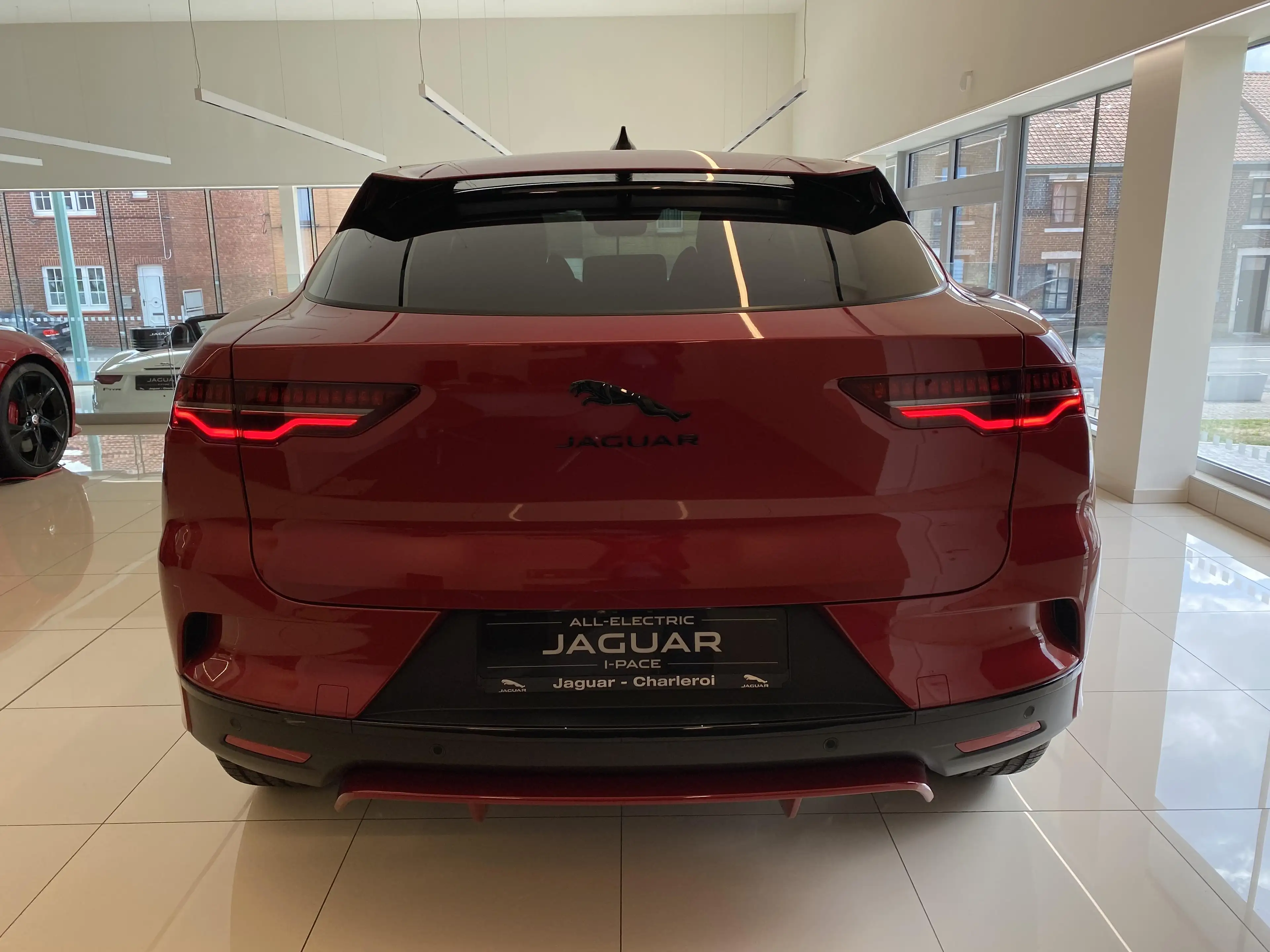 Jaguar I-Pace R-Dynamic SE EV400 — photo 7