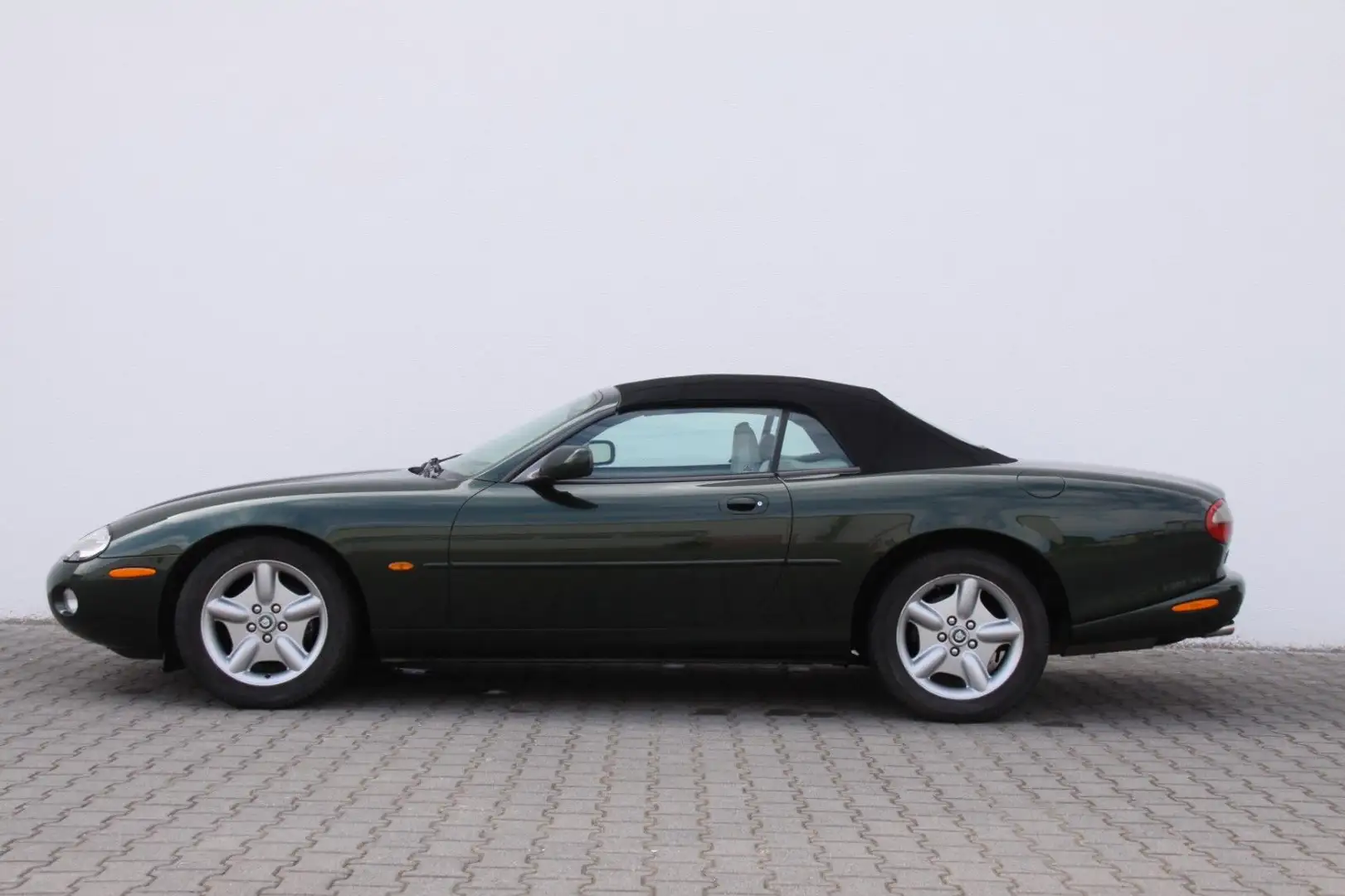 Jaguar XK8 Cabrio 3 Jahre Garantie Grün - 2