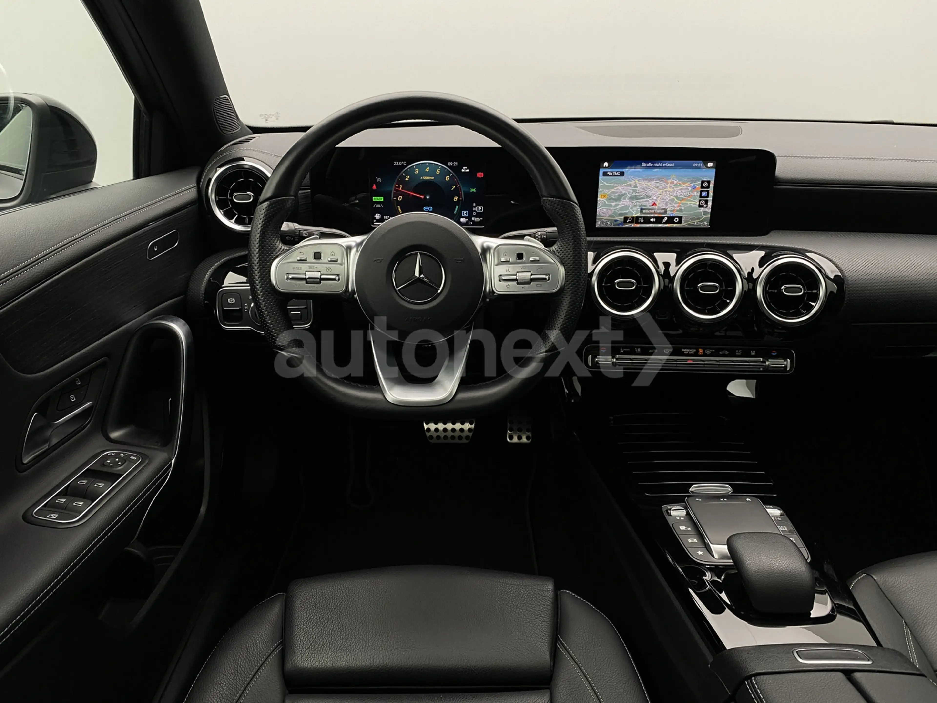 Mercedes-Benz A 250 e *2x AMG Line+Night* PANO+MAGNO (9636) — photo 2