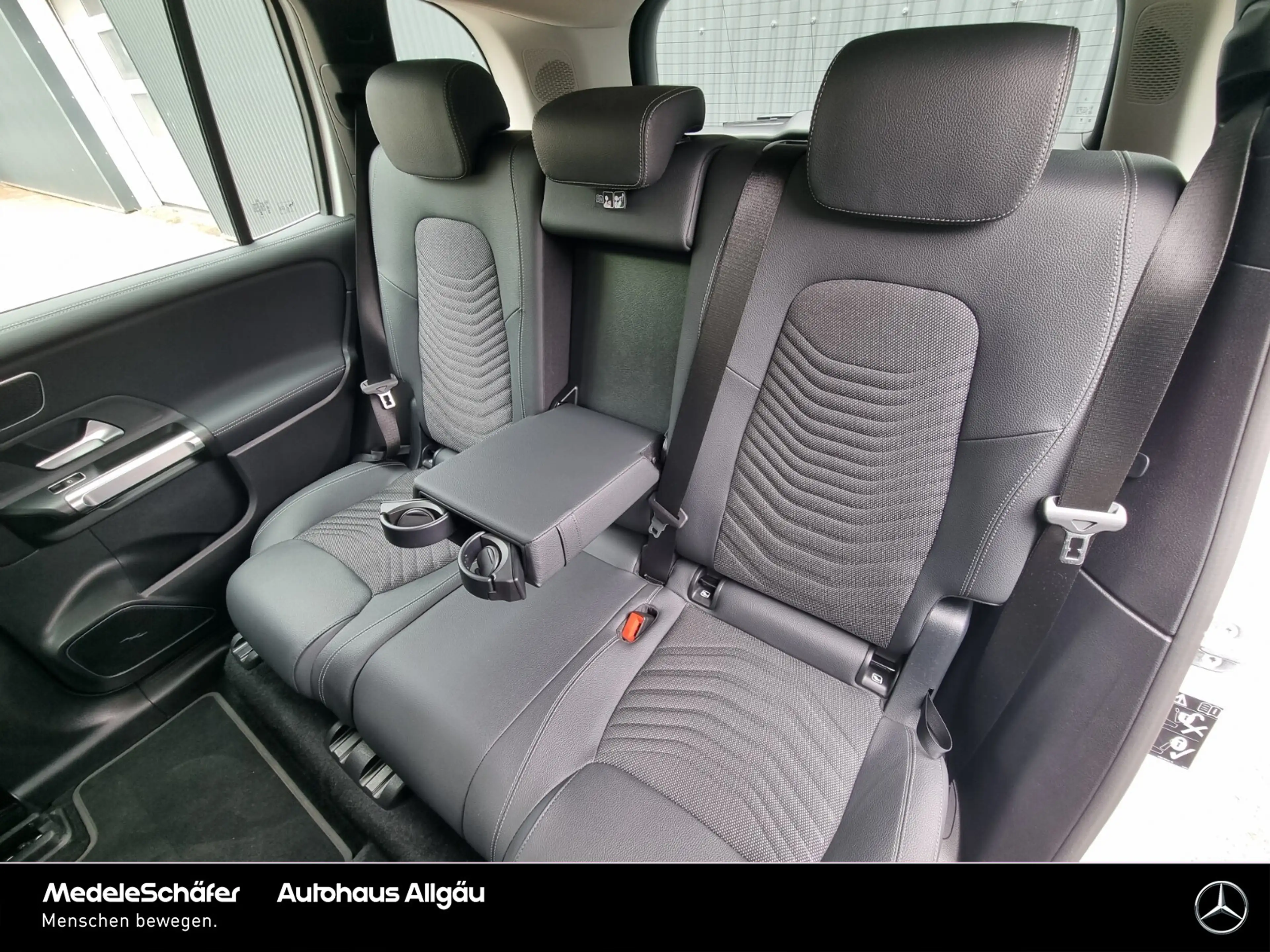 Mercedes-Benz EQB 250 EQB 250+ Progressive Burmester Vorr.-Distronic LED — photo 15