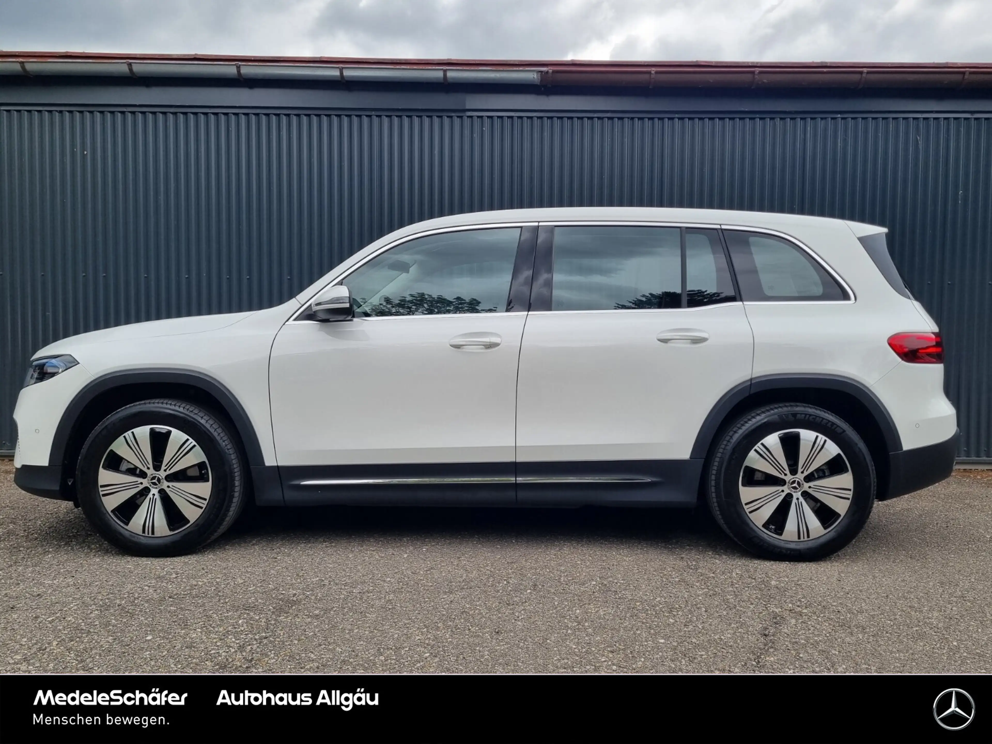 Mercedes-Benz EQB 250 EQB 250+ Progressive Burmester Vorr.-Distronic LED — photo 9