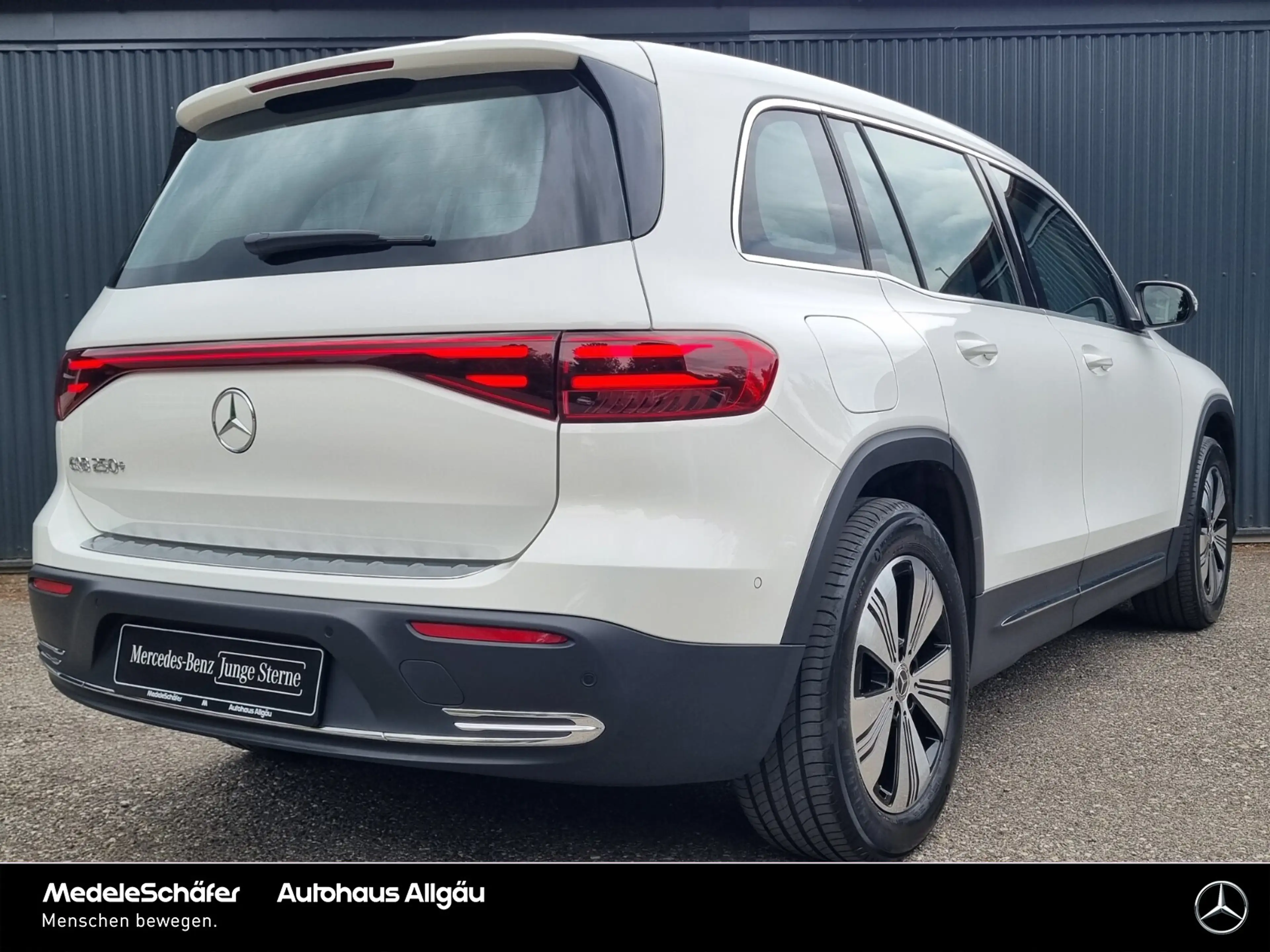 Mercedes-Benz EQB 250 EQB 250+ Progressive Burmester Vorr.-Distronic LED — photo 6