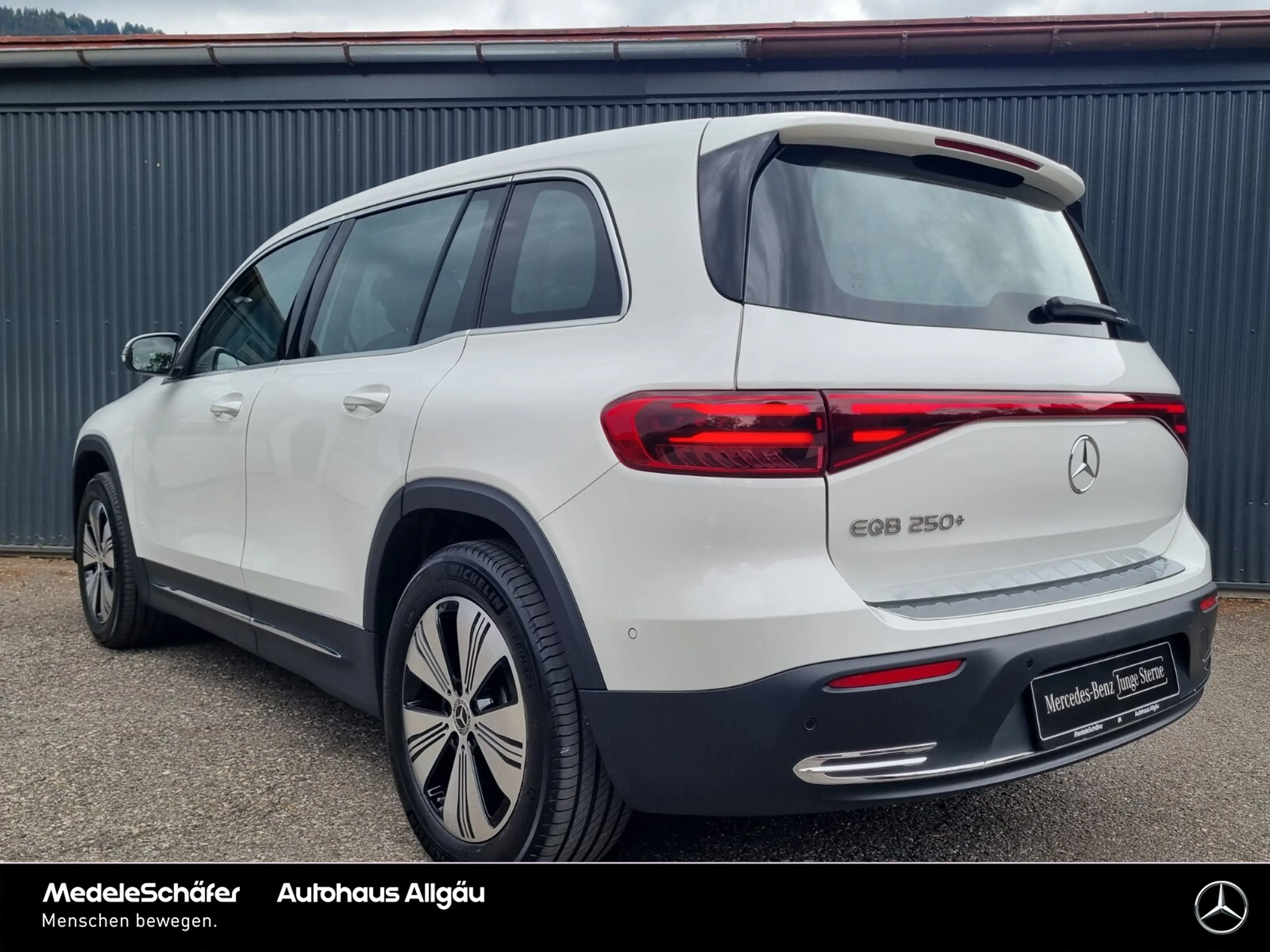 Mercedes-Benz EQB 250 EQB 250+ Progressive Burmester Vorr.-Distronic LED — photo 8