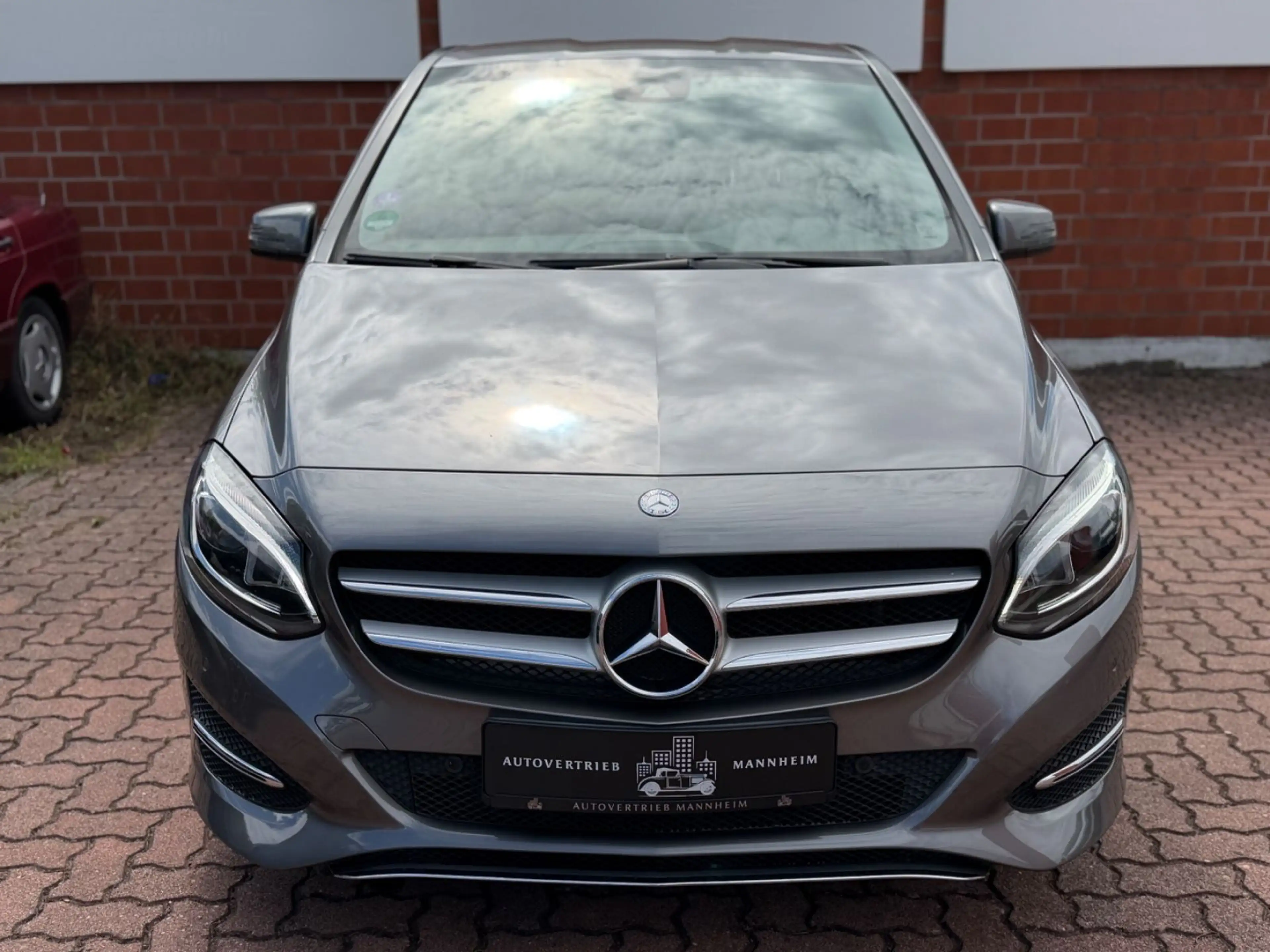 Mercedes-Benz B 200 /AHK/LEDER/MFL/PDC/SHZ/LED — photo 2