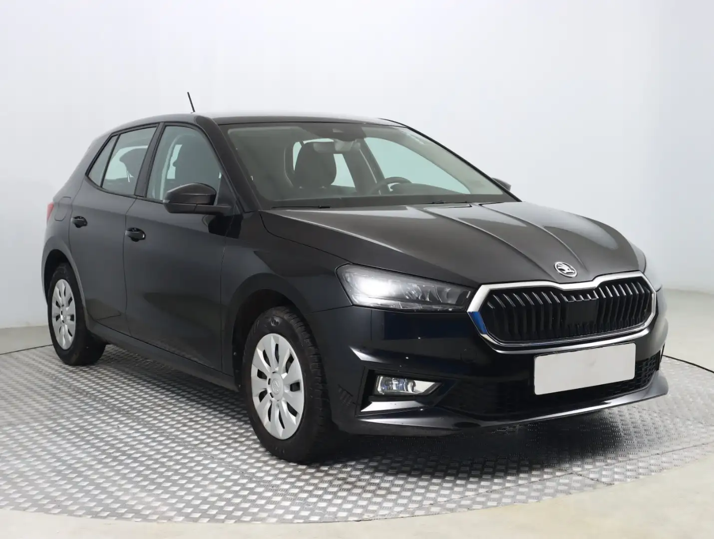 Skoda Fabia 1.0 MPI Selection 2xKlima ACC KlimaA LED Zwart - 2