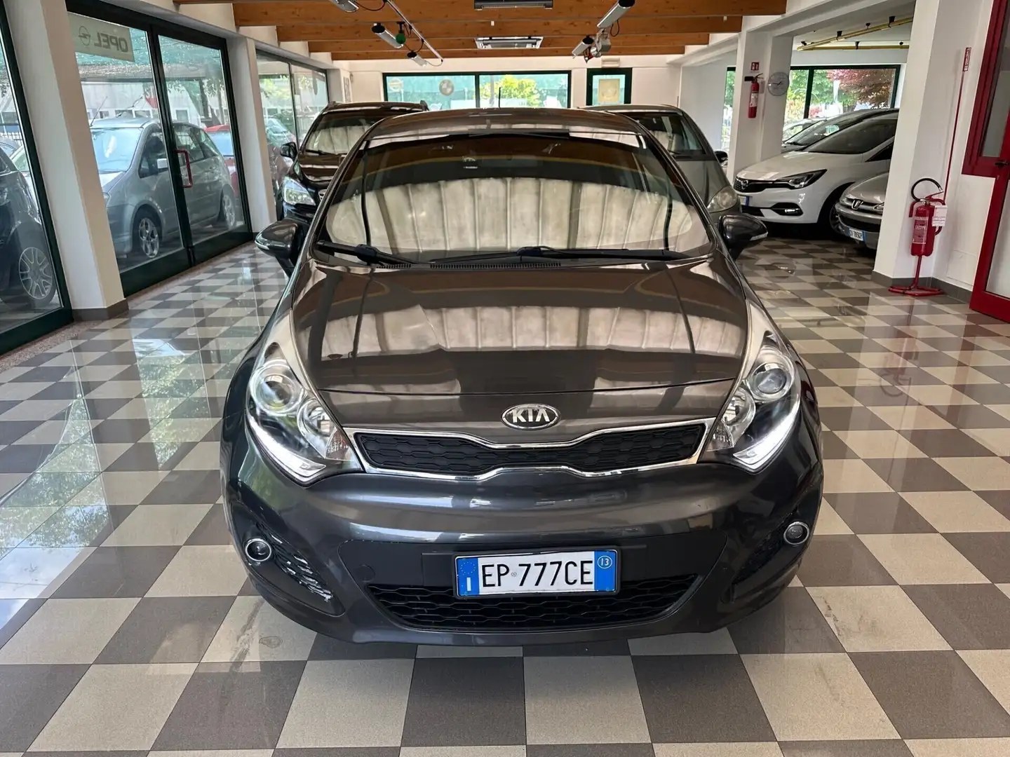 Kia Rio Kia Rio 1.1 CRDi WGT 5p. EX PLUS Gris - 2