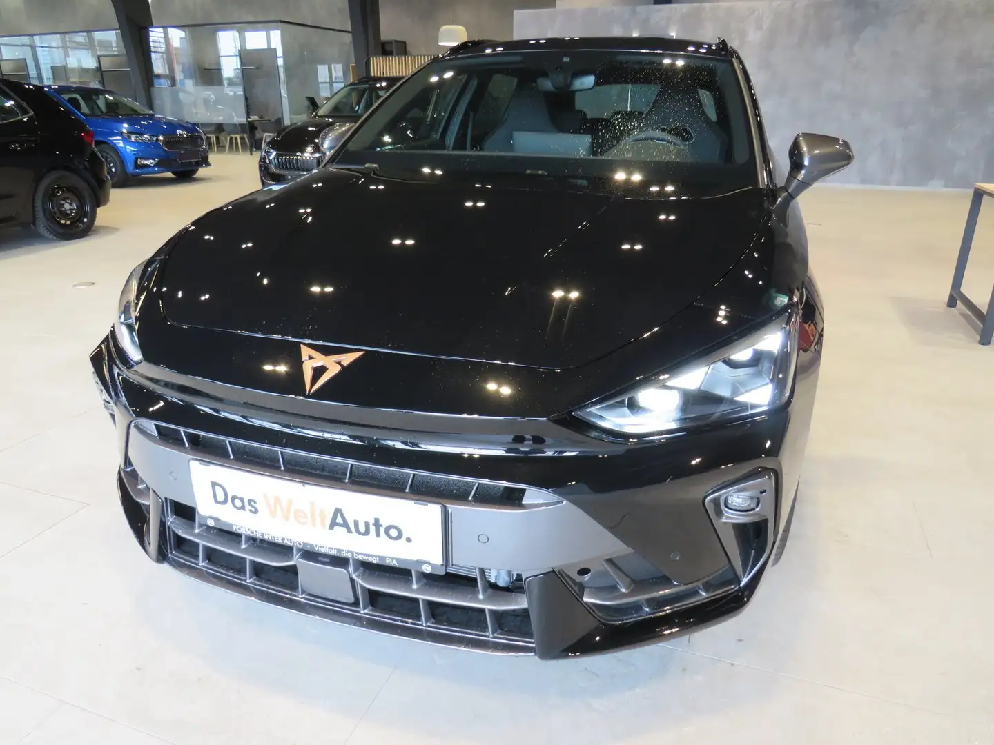 CUPRA Leon e-HYBRID 150/204 Schwarz - 1