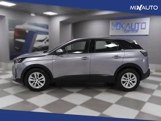Peugeot 3008 view 3