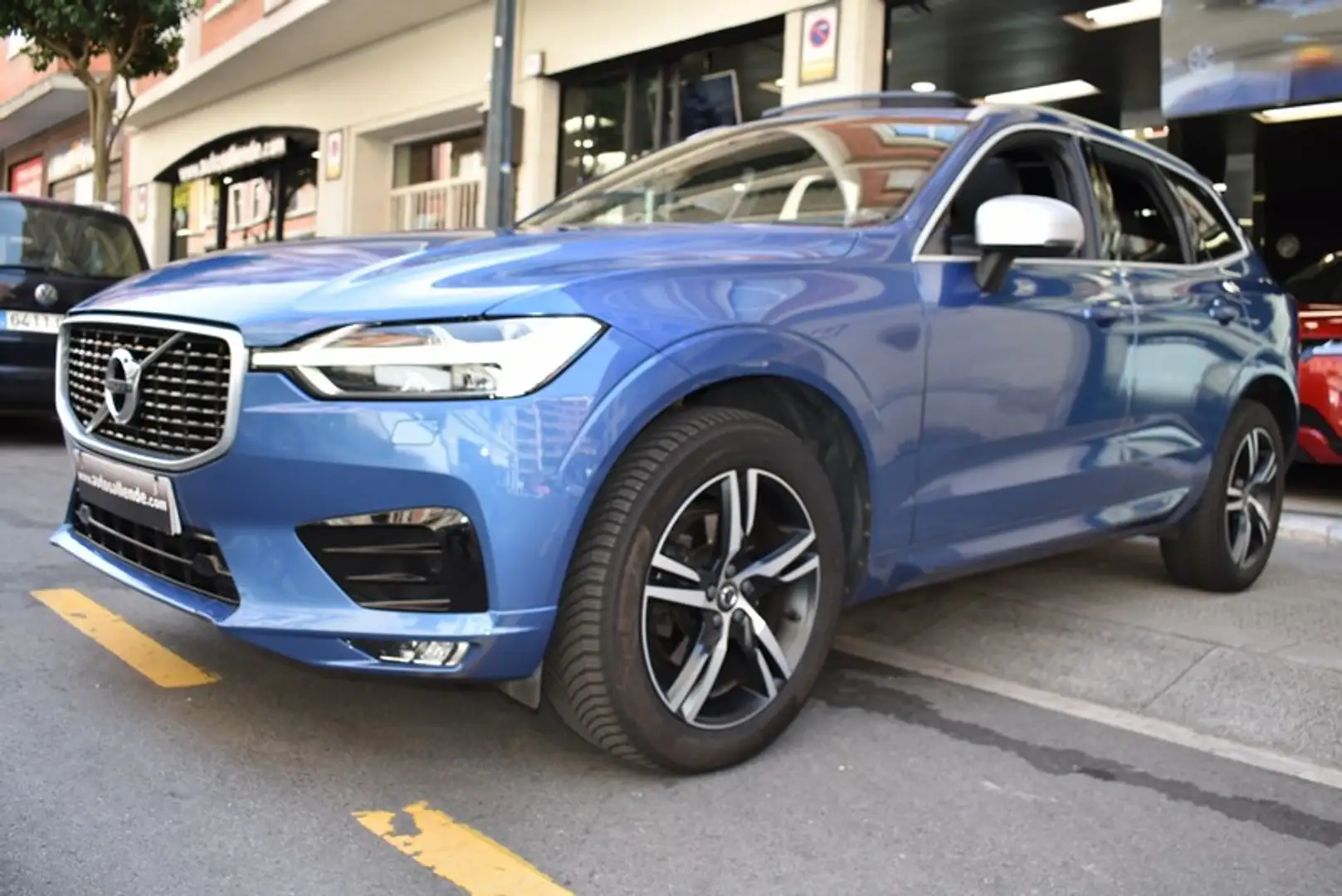 Volvo XC60 D4 R-Design Aut. Azul - 2