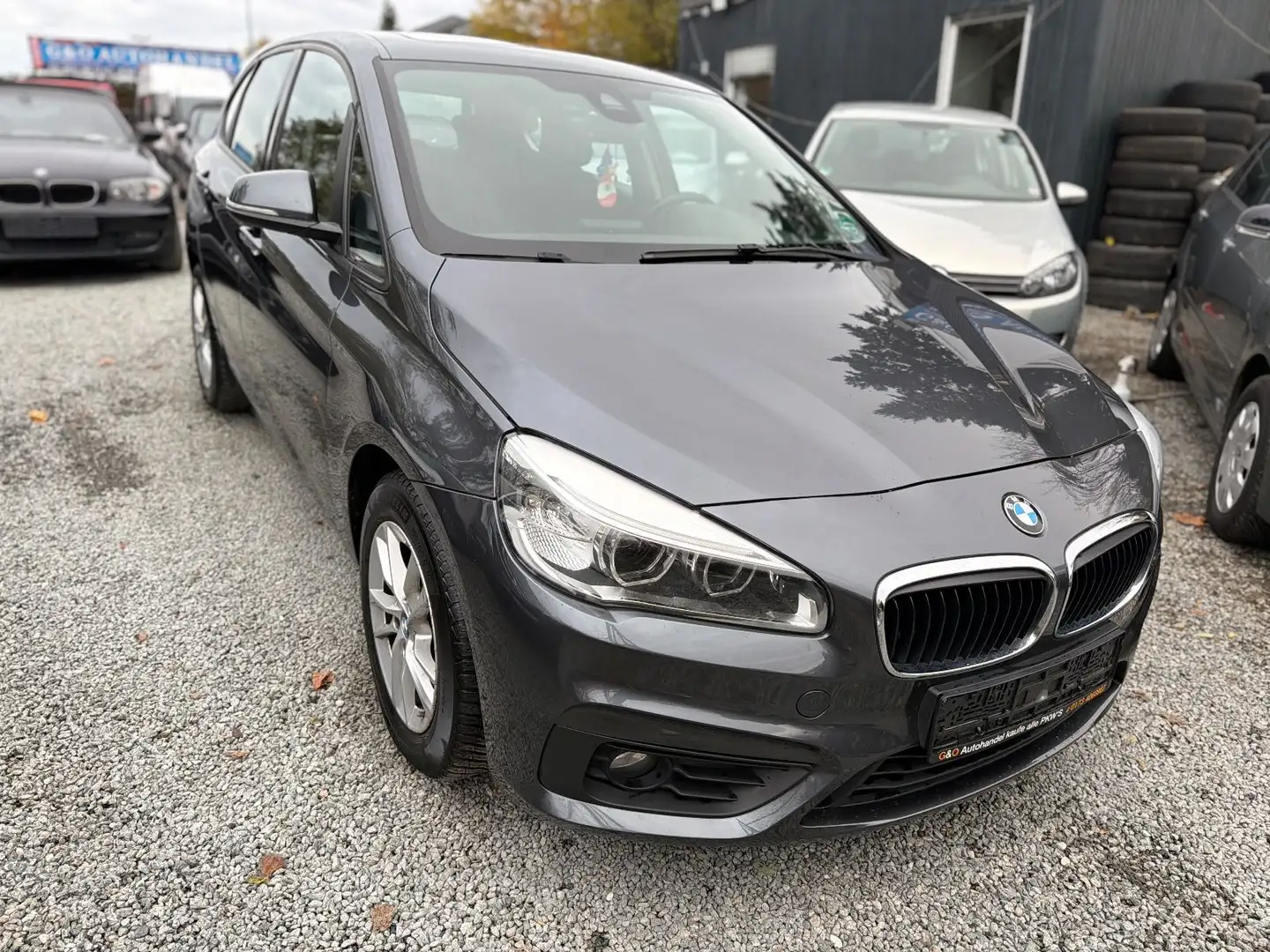 BMW 218 2 Active Tourer 218i Advantage*Automatik*Ahk Grau - 2