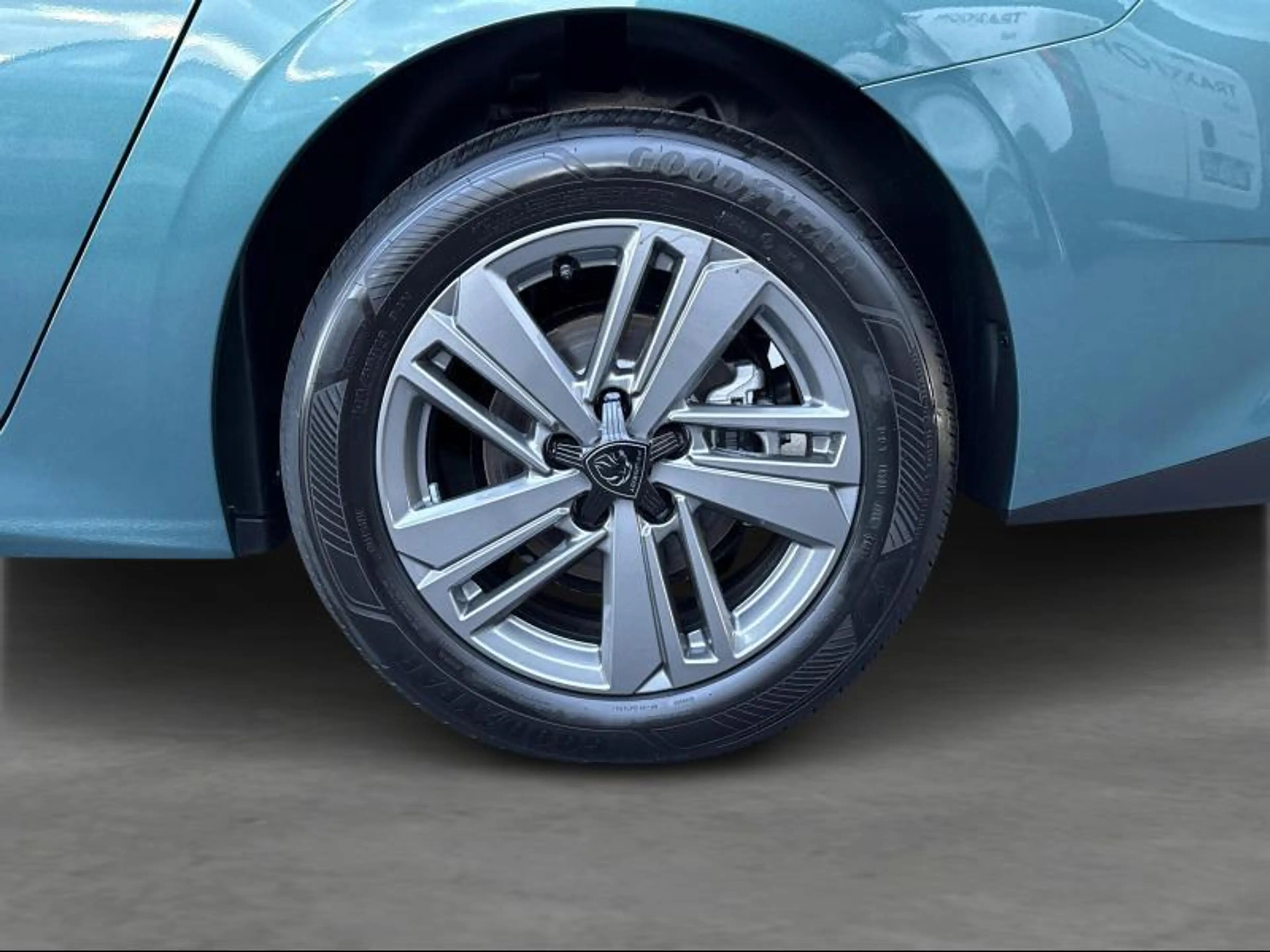 Peugeot 308 Active Pack 1.2 Turbo 130 EAT8 — photo 7