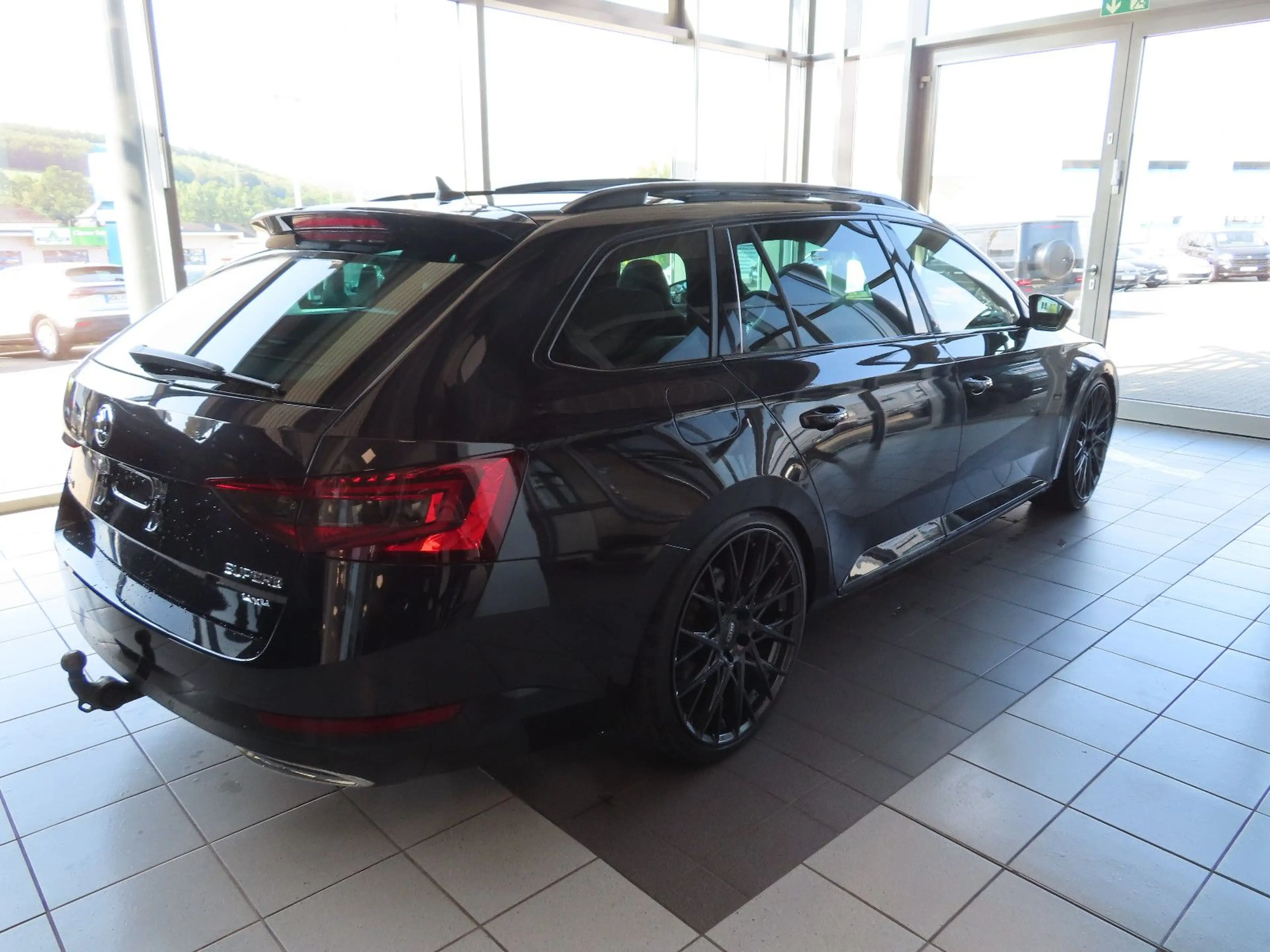 Skoda Superb Combi Sportline 4x4 MEGA VOLL — photo 5