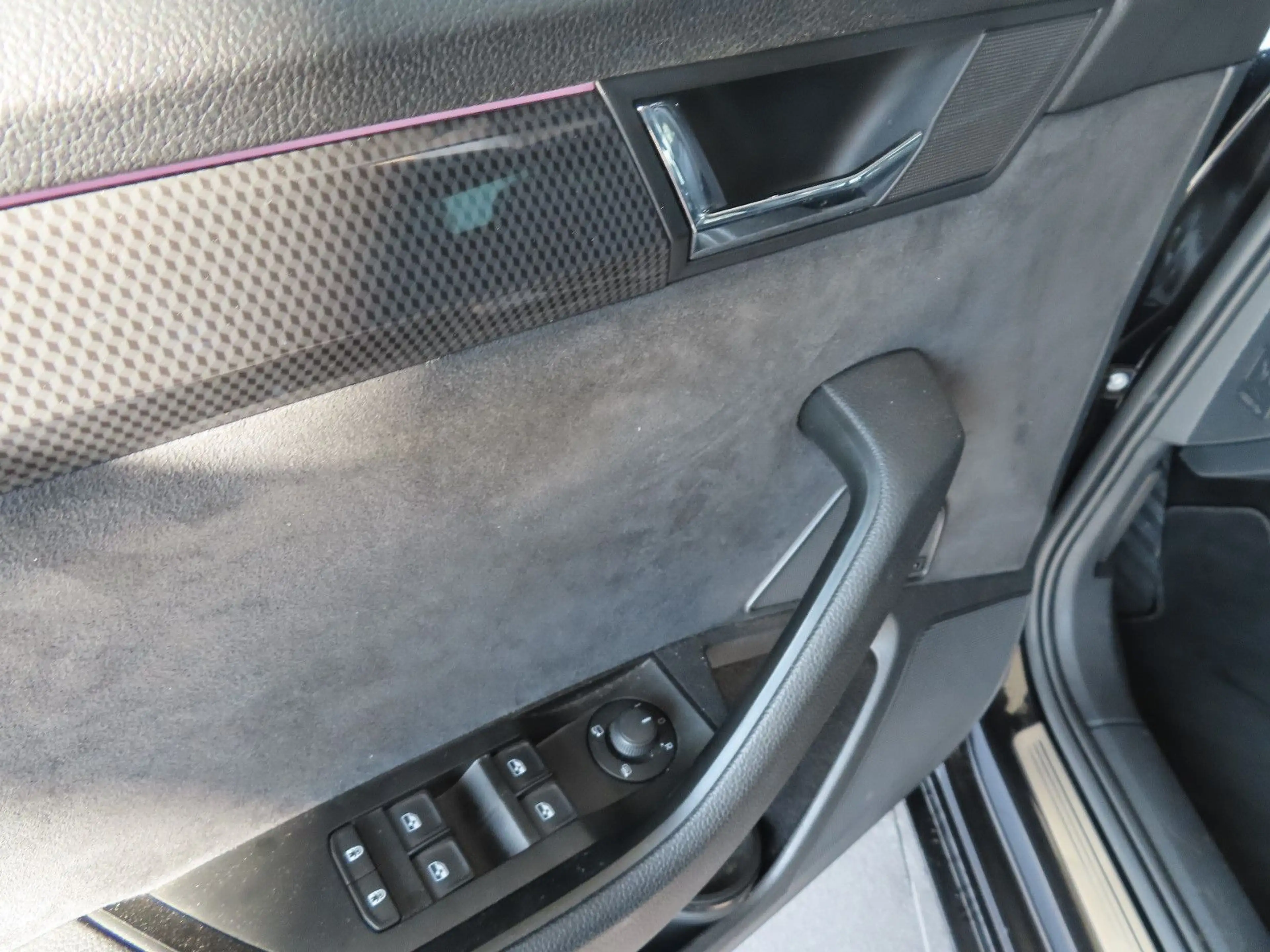 Skoda Superb Combi Sportline 4x4 MEGA VOLL — photo 9