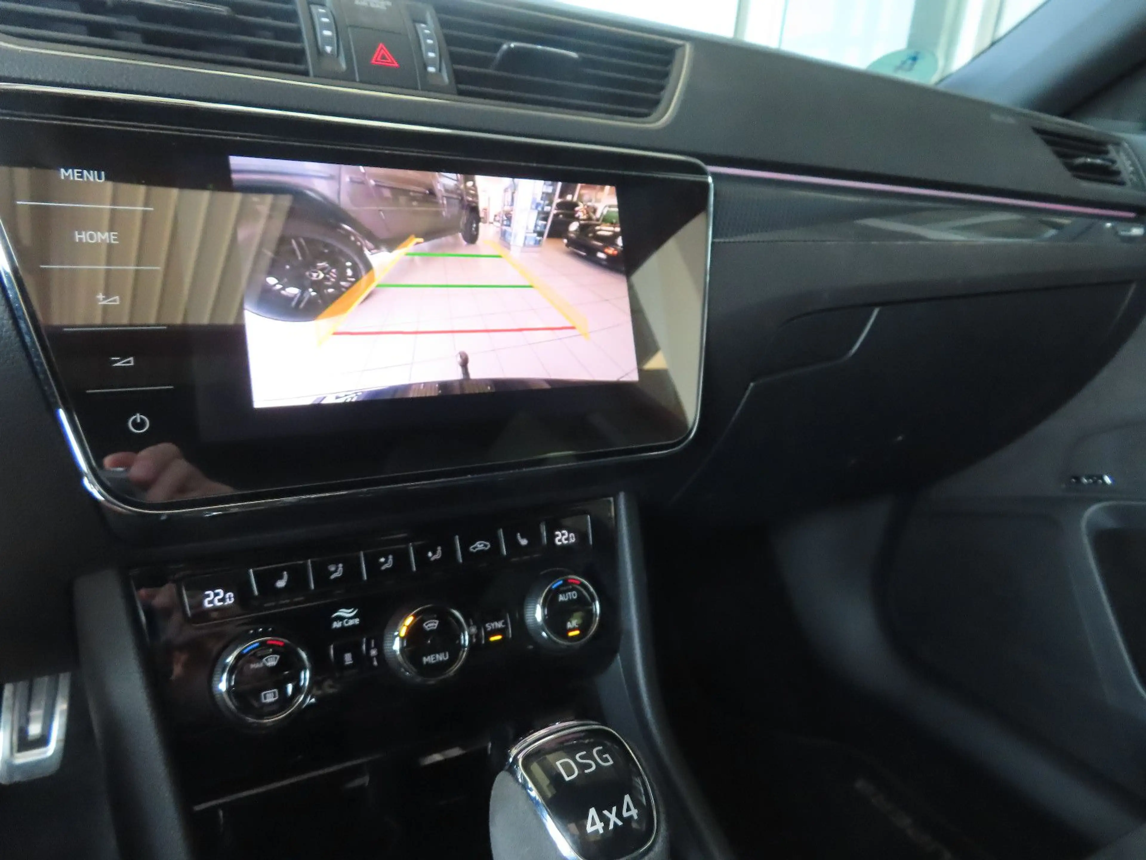 Skoda Superb Combi Sportline 4x4 MEGA VOLL — photo 12