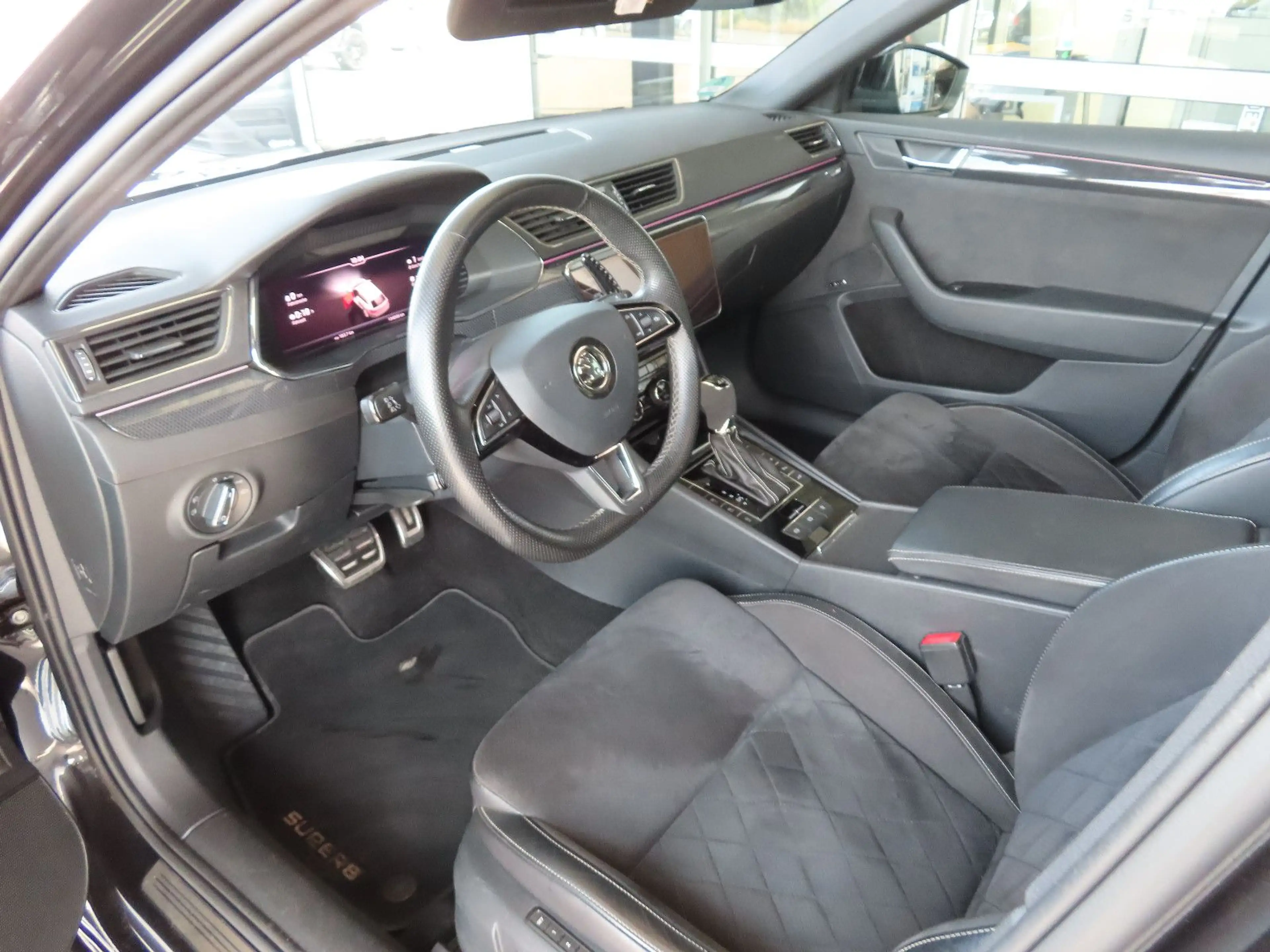Skoda Superb Combi Sportline 4x4 MEGA VOLL — photo 8