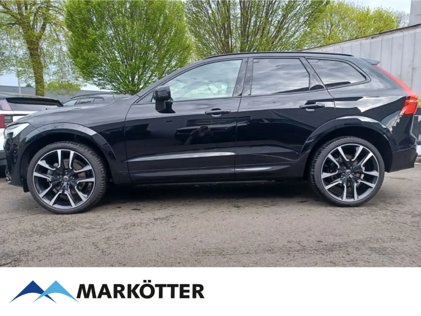 Volvo XC60 B4 AWD Ultimate Dark EU6d 22''/AHK/B&W/STHZ Schwarz - 2