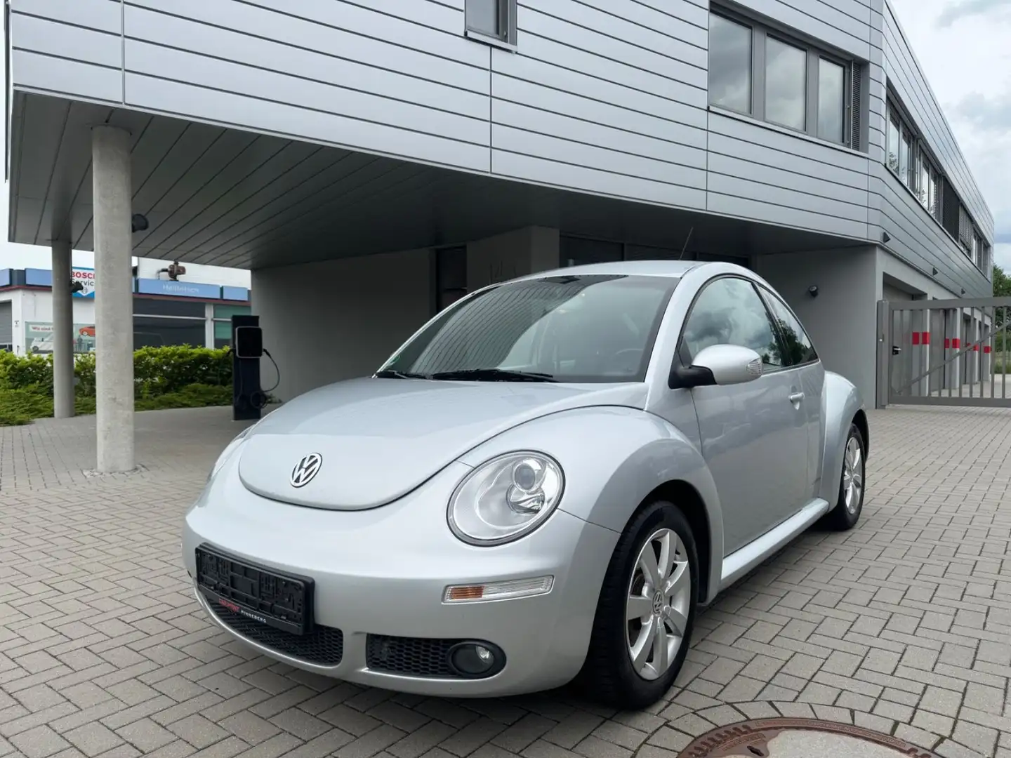 Volkswagen New Beetle Lim. 1.4 United SITZHEIZUNG KLIMA PDC Silber - 1