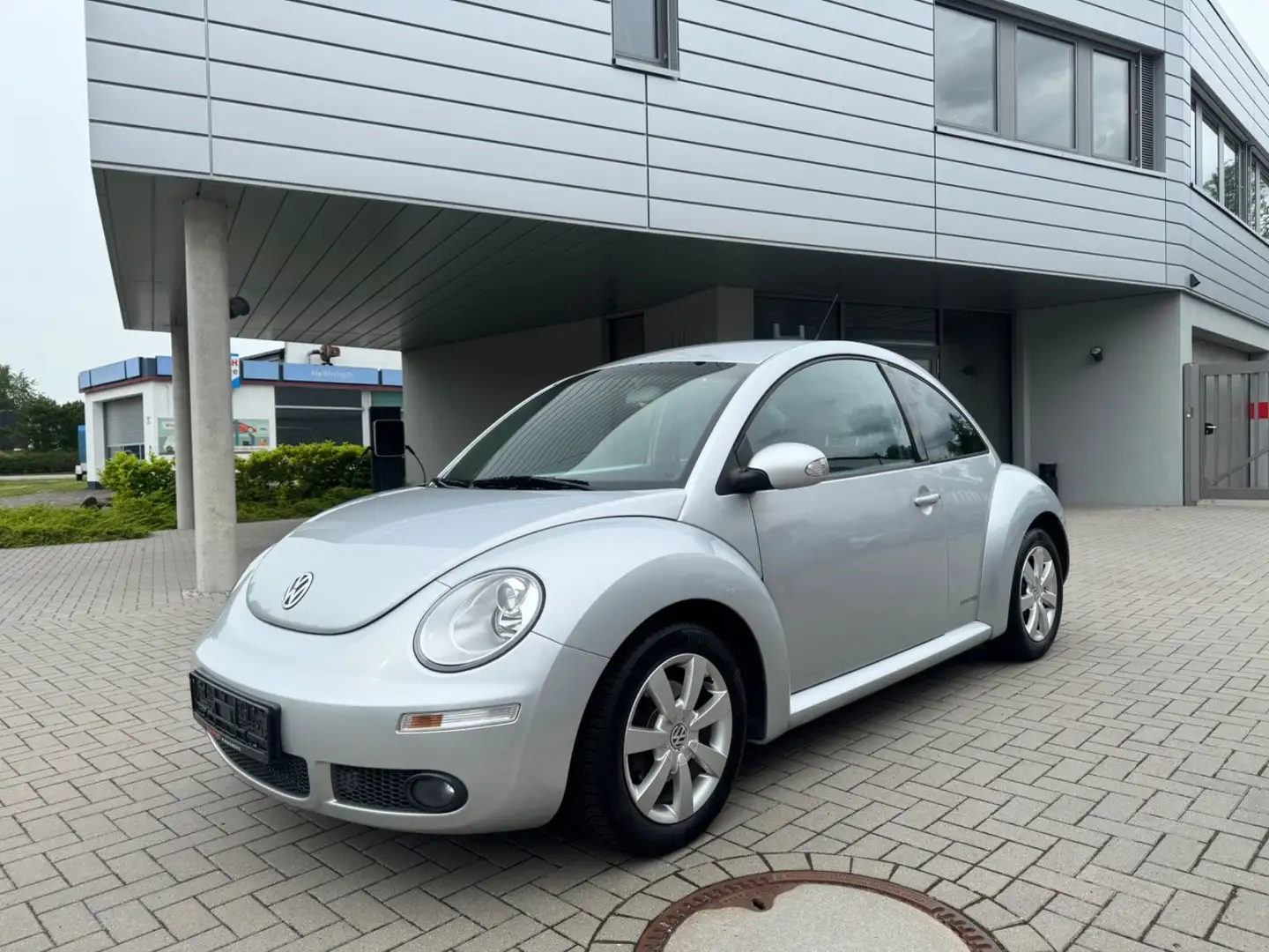 Volkswagen New Beetle Lim. 1.4 United SITZHEIZUNG KLIMA PDC Silber - 2