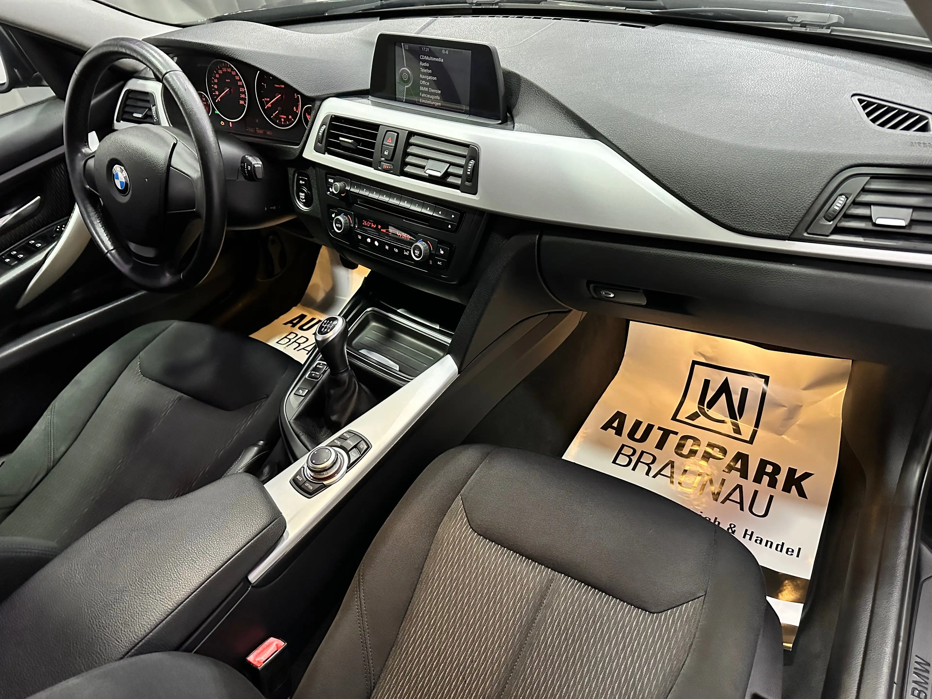 BMW 316 d Touring F31 *NAVI*PDC*LED* — photo 13