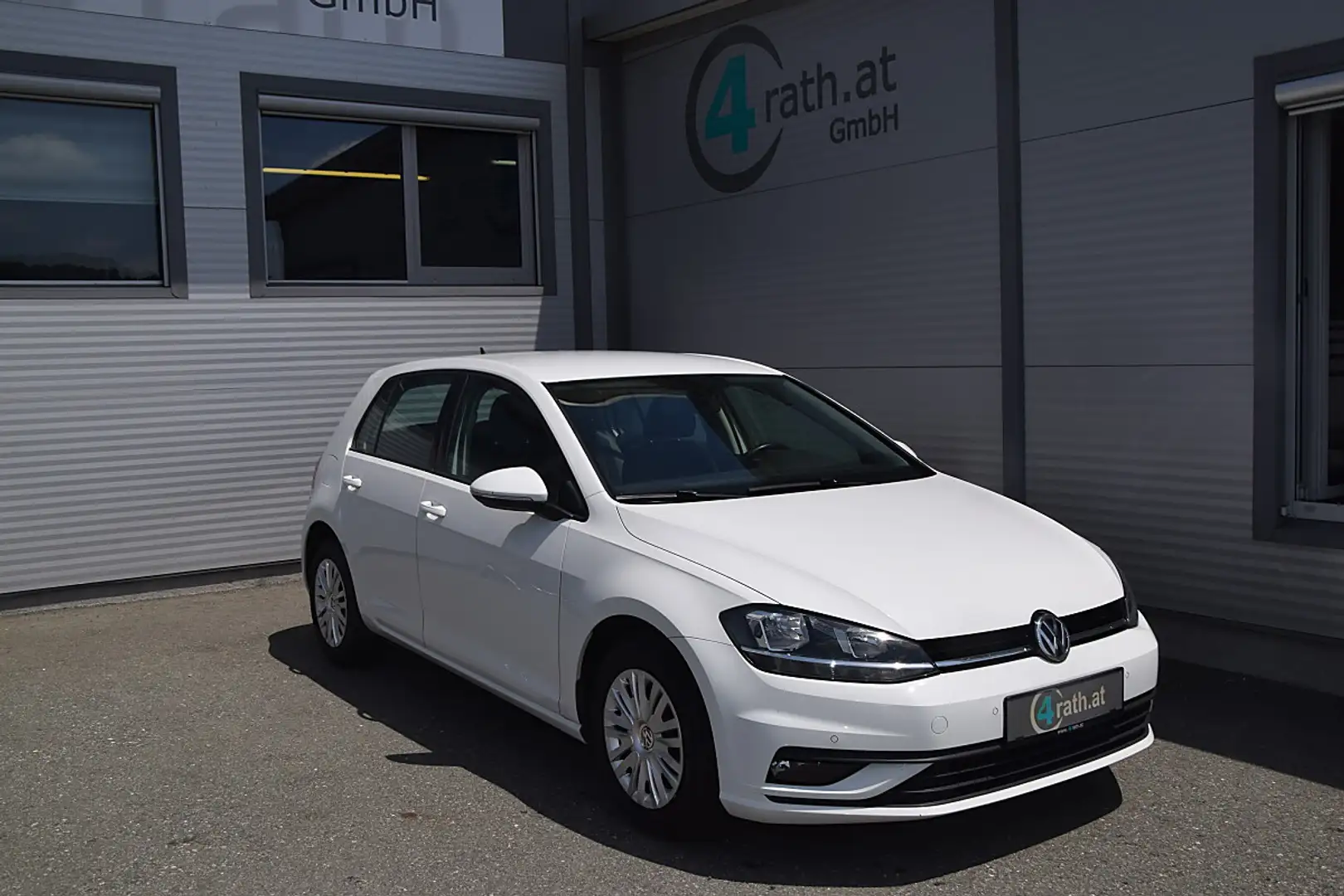 Volkswagen Golf VII Limousine 1,6 TDI SCR NAVI Weiß - 1
