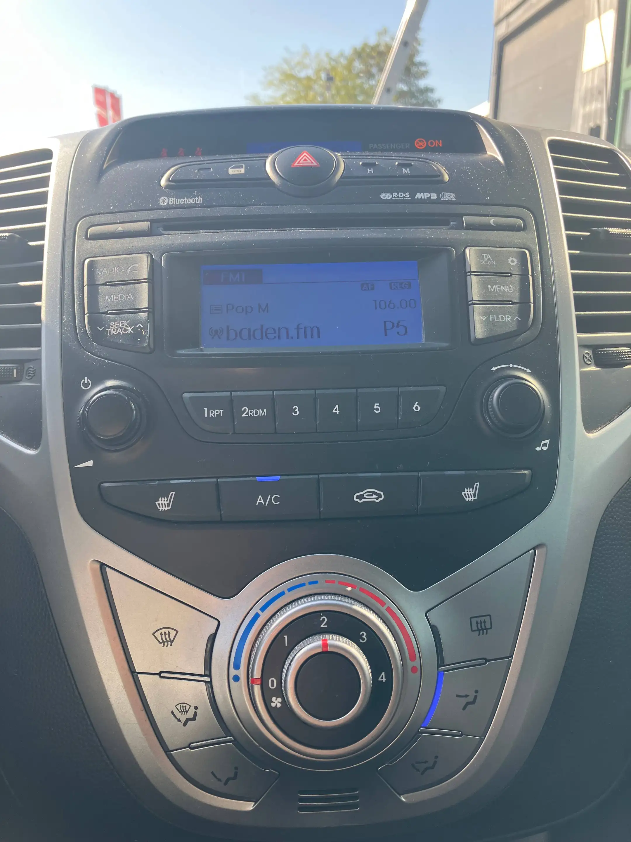 Hyundai iX20 1.4 blue YES! PDC Sitz- +Lenkradheiz. LM Scheckheft — photo 12