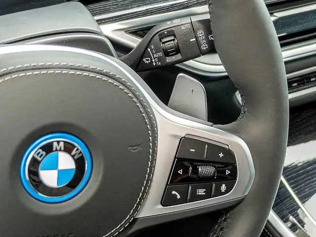 BMW X5 view 13