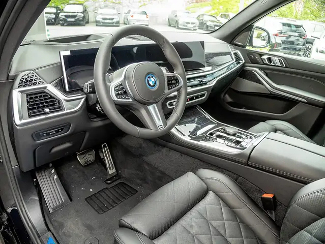 BMW X5 view 3
